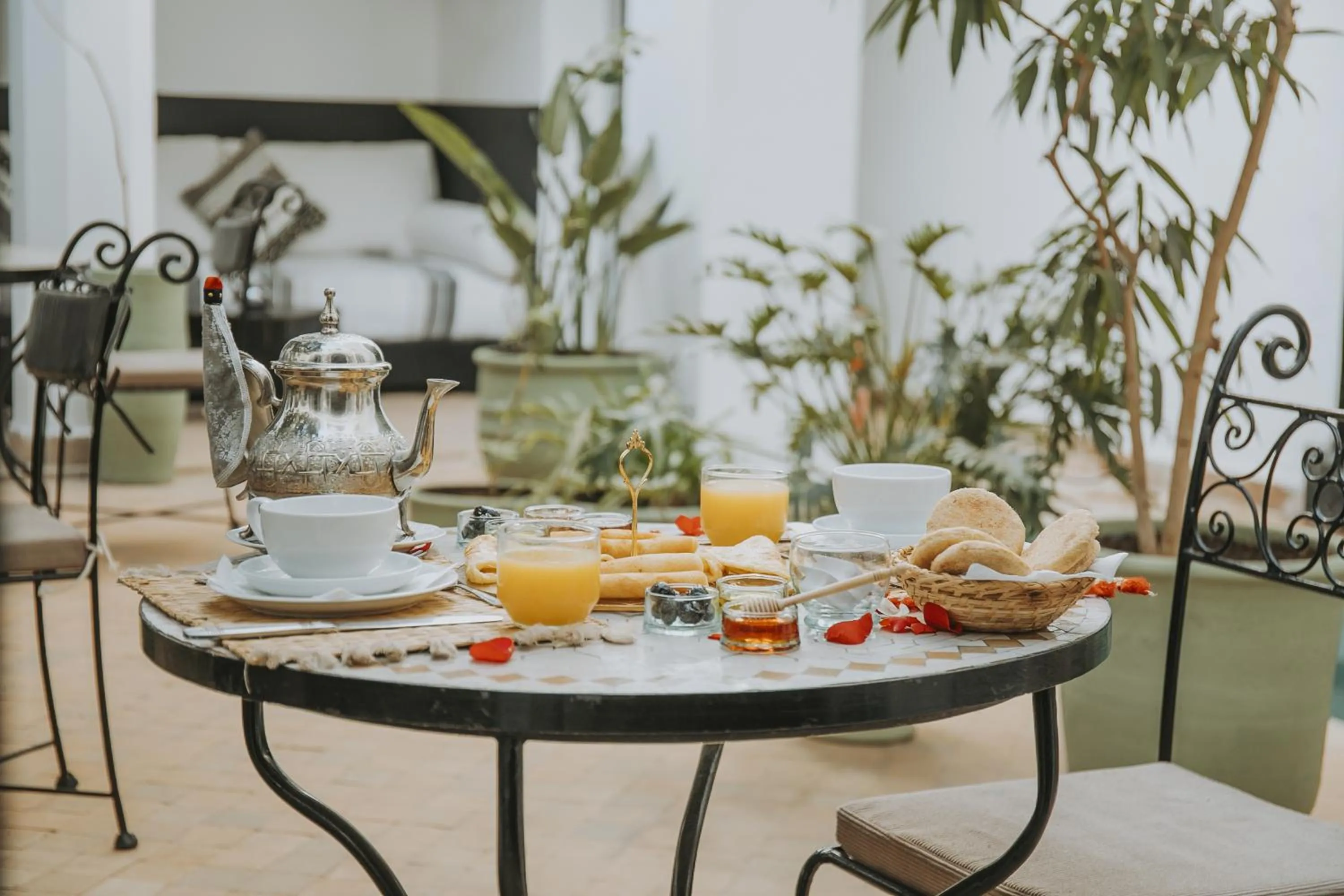 Breakfast in Riad 64 Maison D'hôtes & Spa