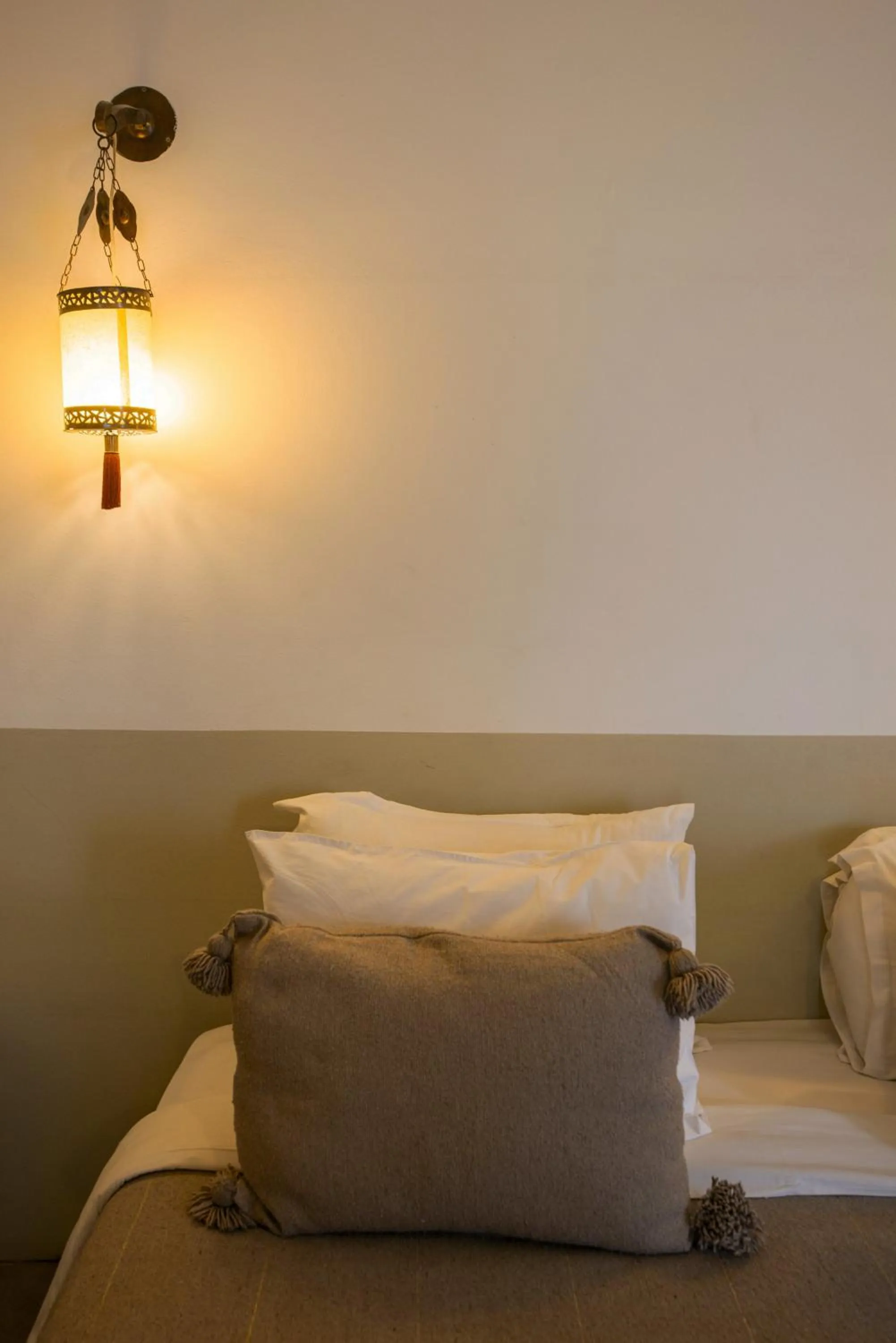 Bed in Riad 64 Maison D'hôtes & Spa