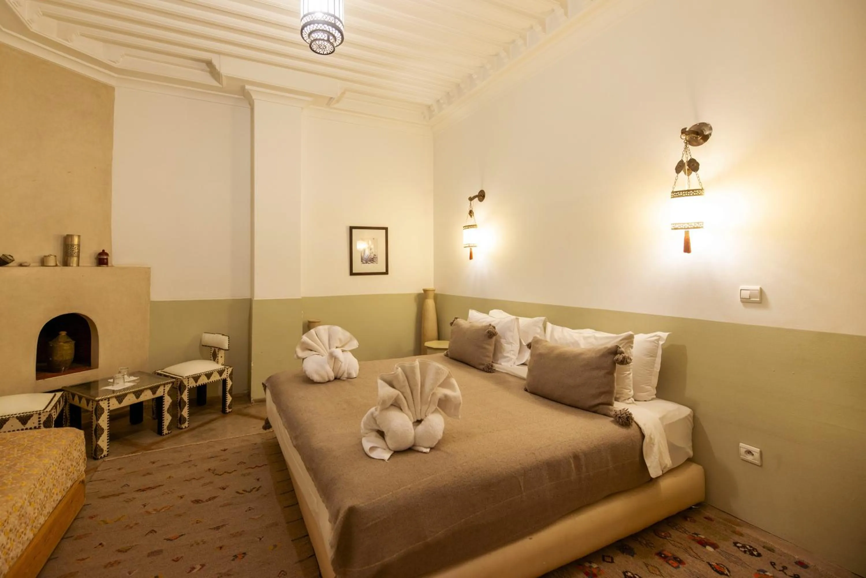 Bed in Riad 64 Maison D'hôtes & Spa