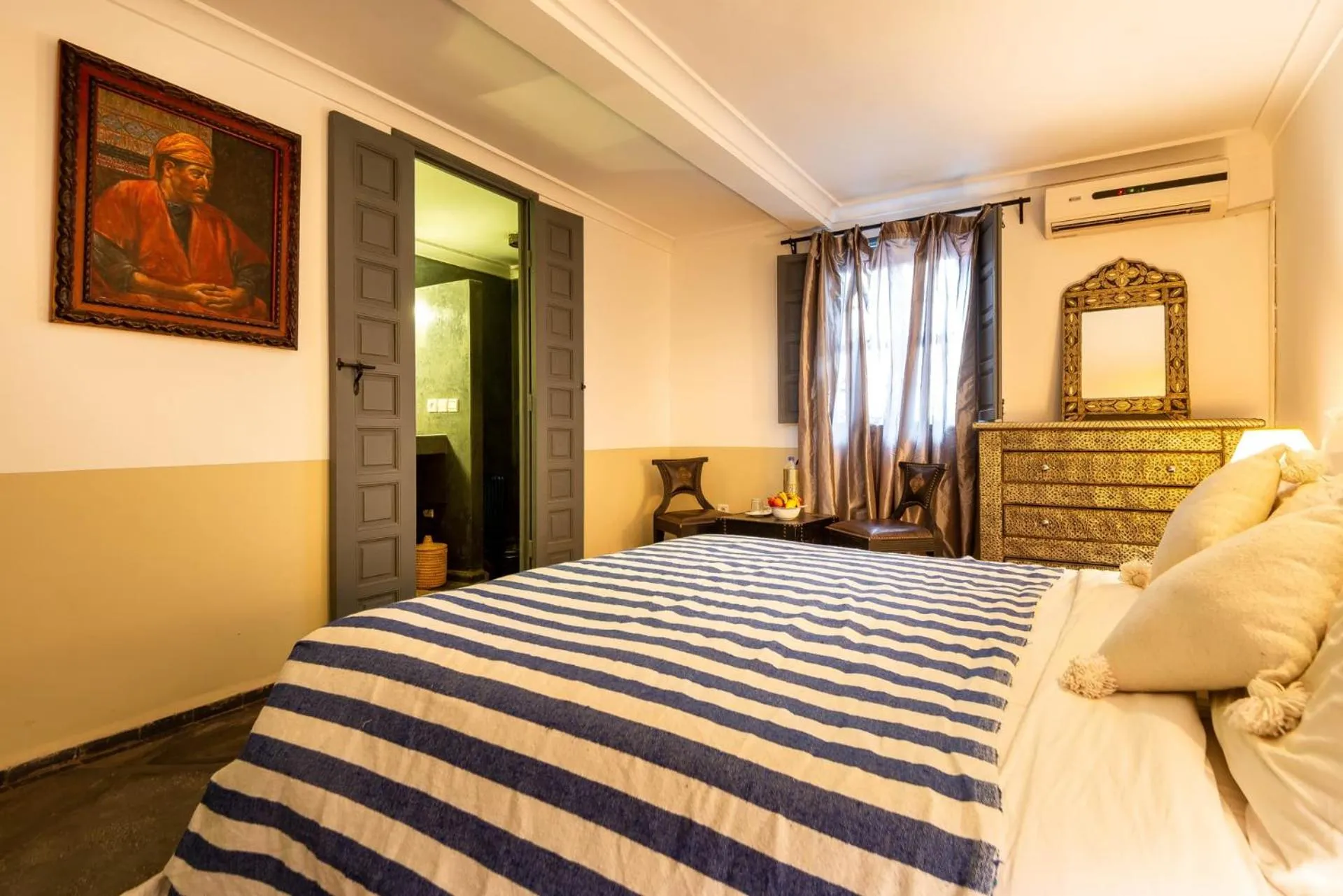 Photo of the whole room, Bed in Riad 64 Maison D'hôtes & Spa