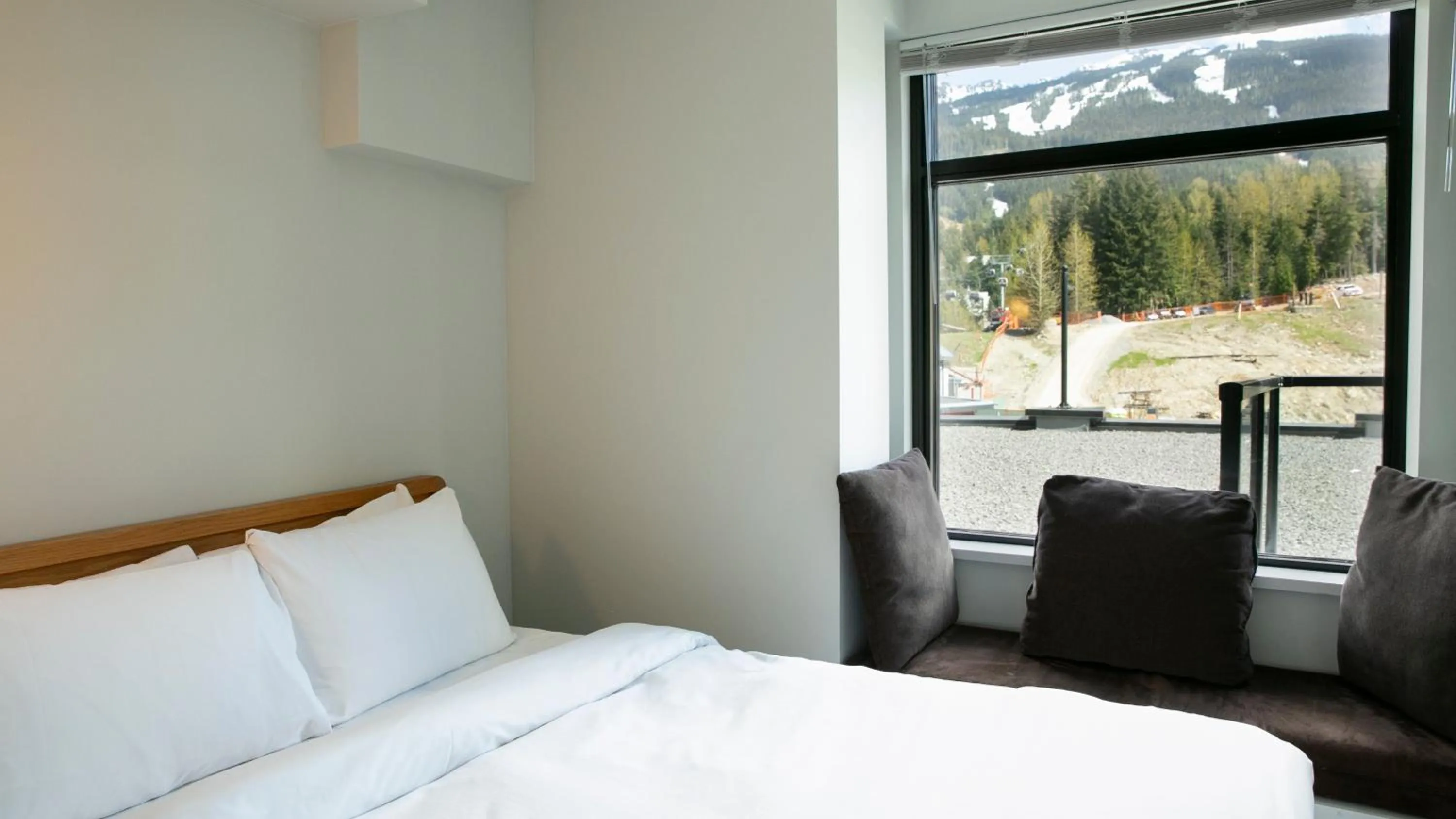 View (from property/room), Bed in Carleton Lodge