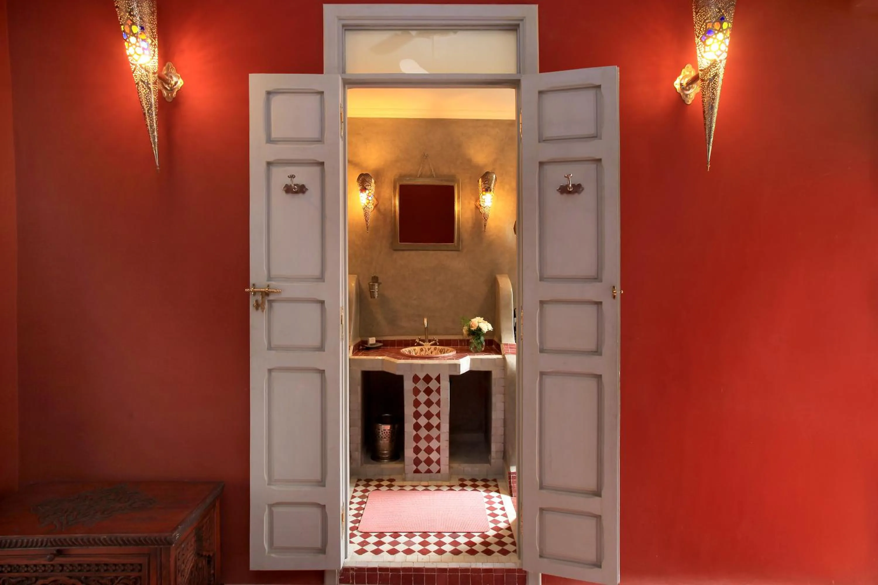 Bathroom in Riad Noos Noos & Spa