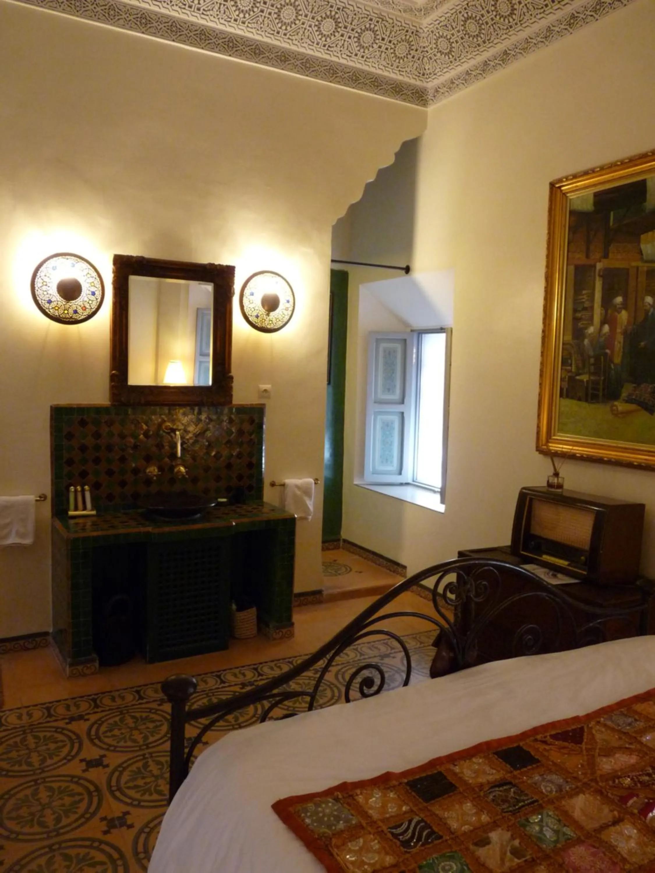 Bathroom, Bed in Riad Noos Noos & Spa