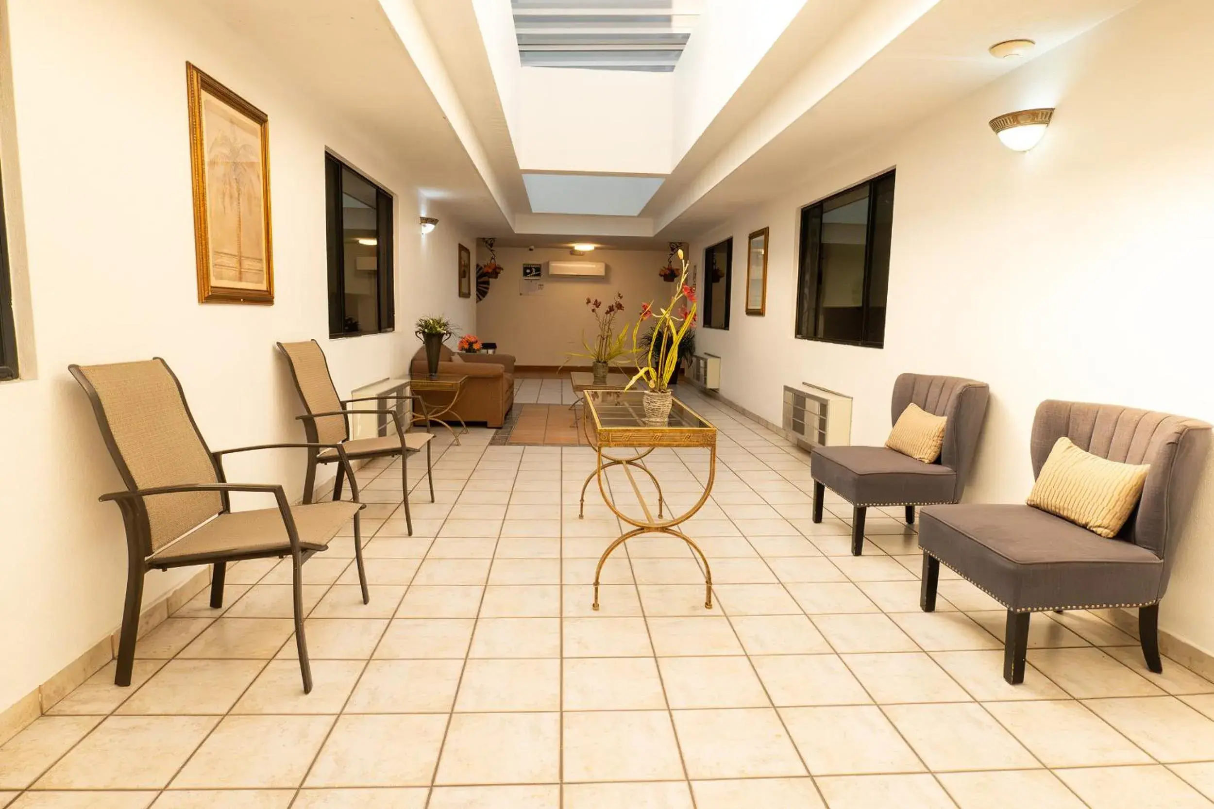 Property building in Baja Inn Hoteles La Mesa Property building in Baja Inn Hoteles La Mesa