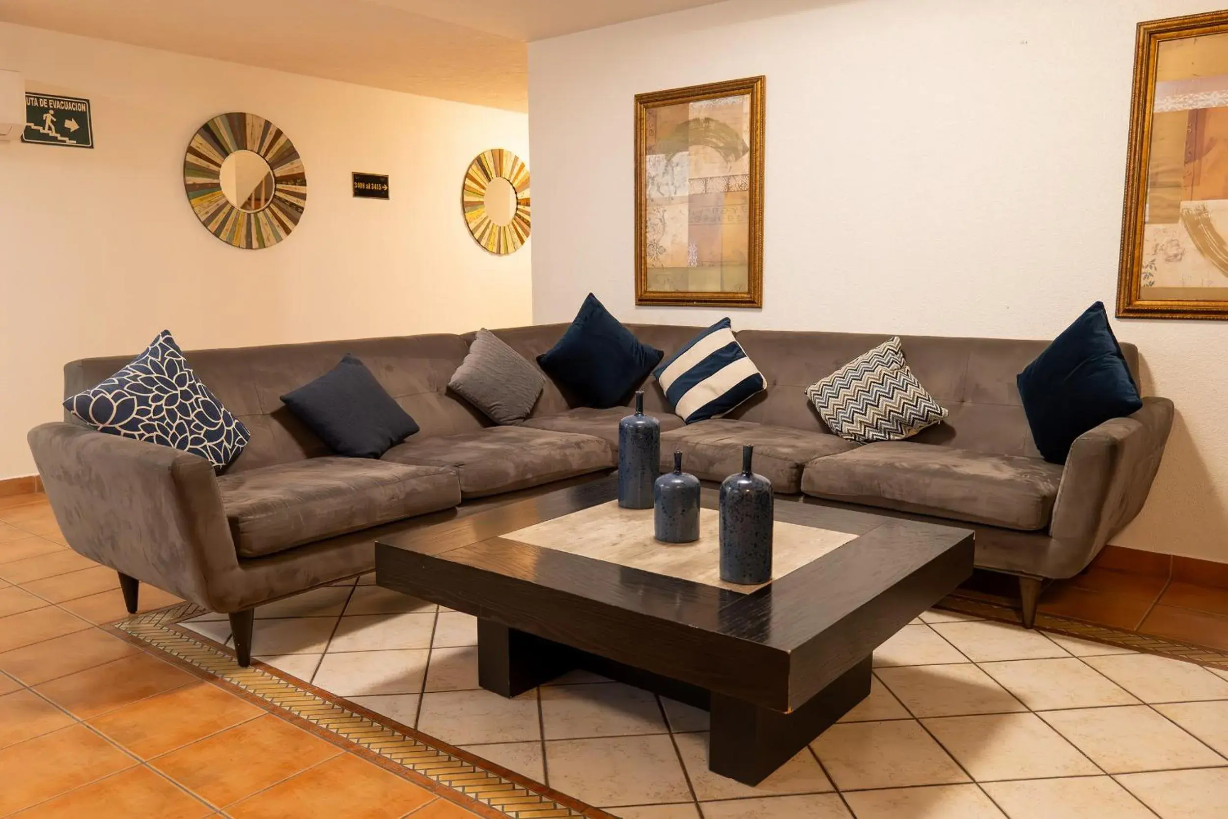 Property building in Baja Inn Hoteles La Mesa Property building in Baja Inn Hoteles La Mesa