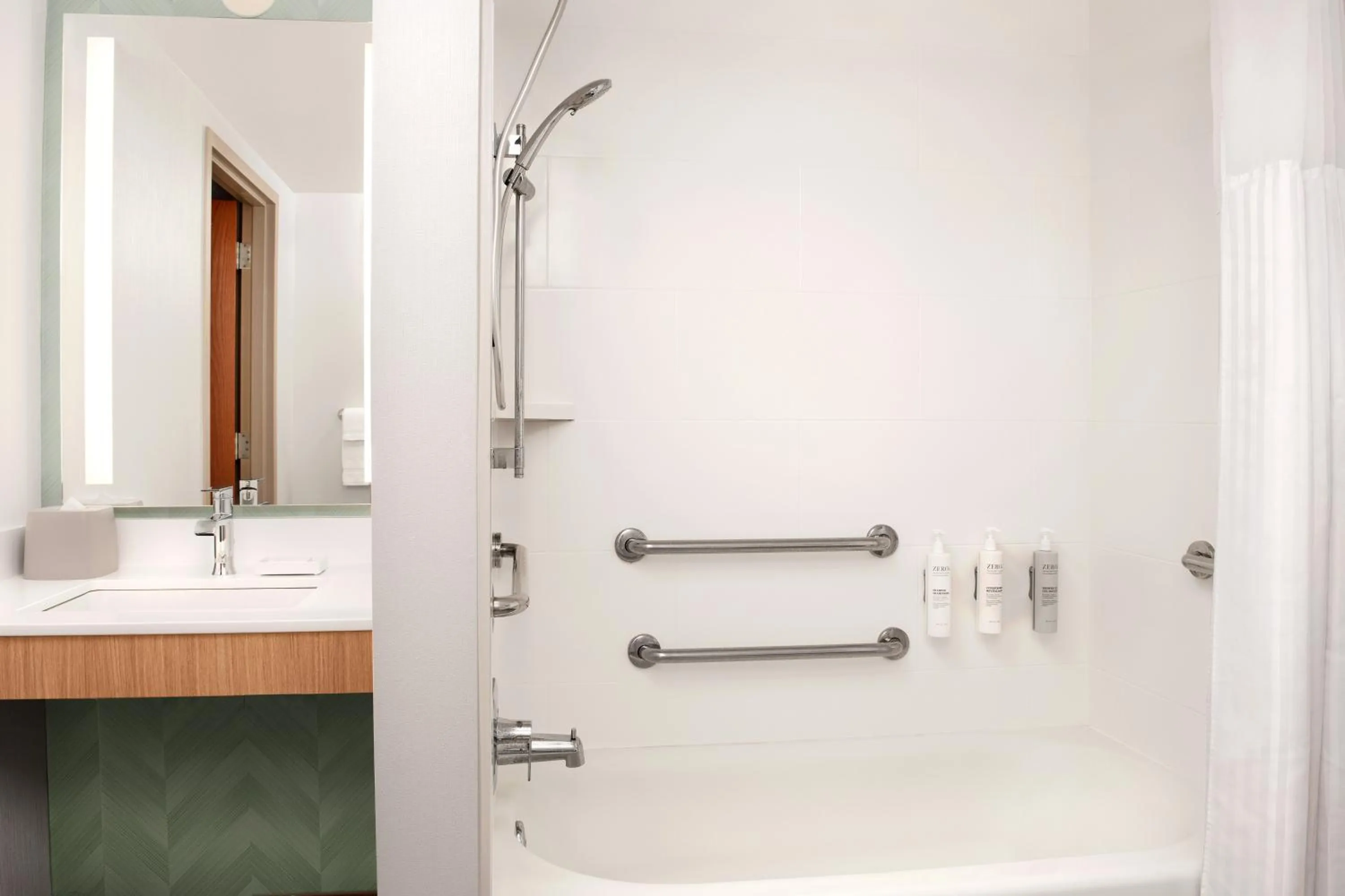 Bathroom in Hilton Garden Inn Solomons