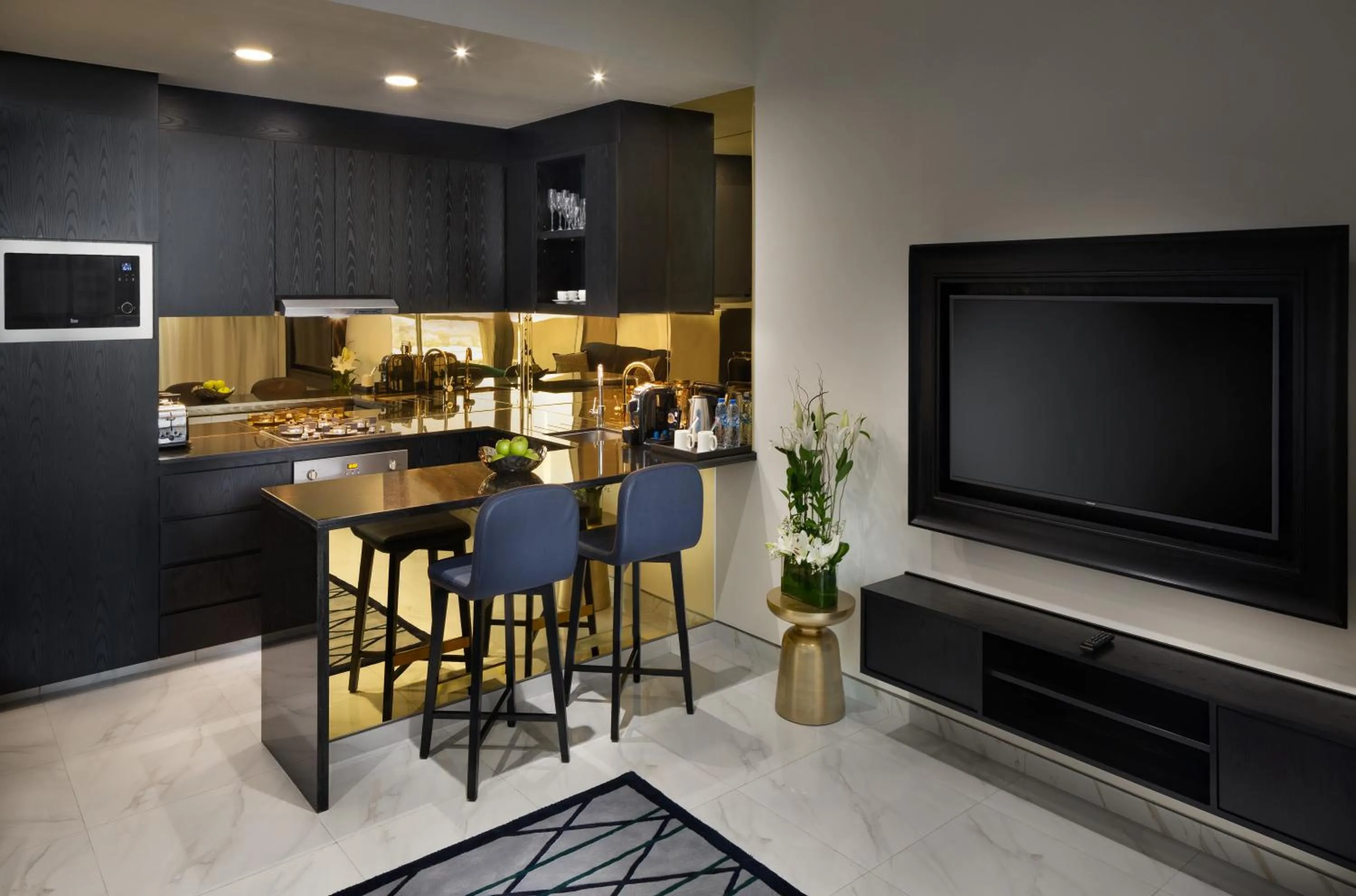 Kitchen or kitchenette in Millennium Atria Business Bay