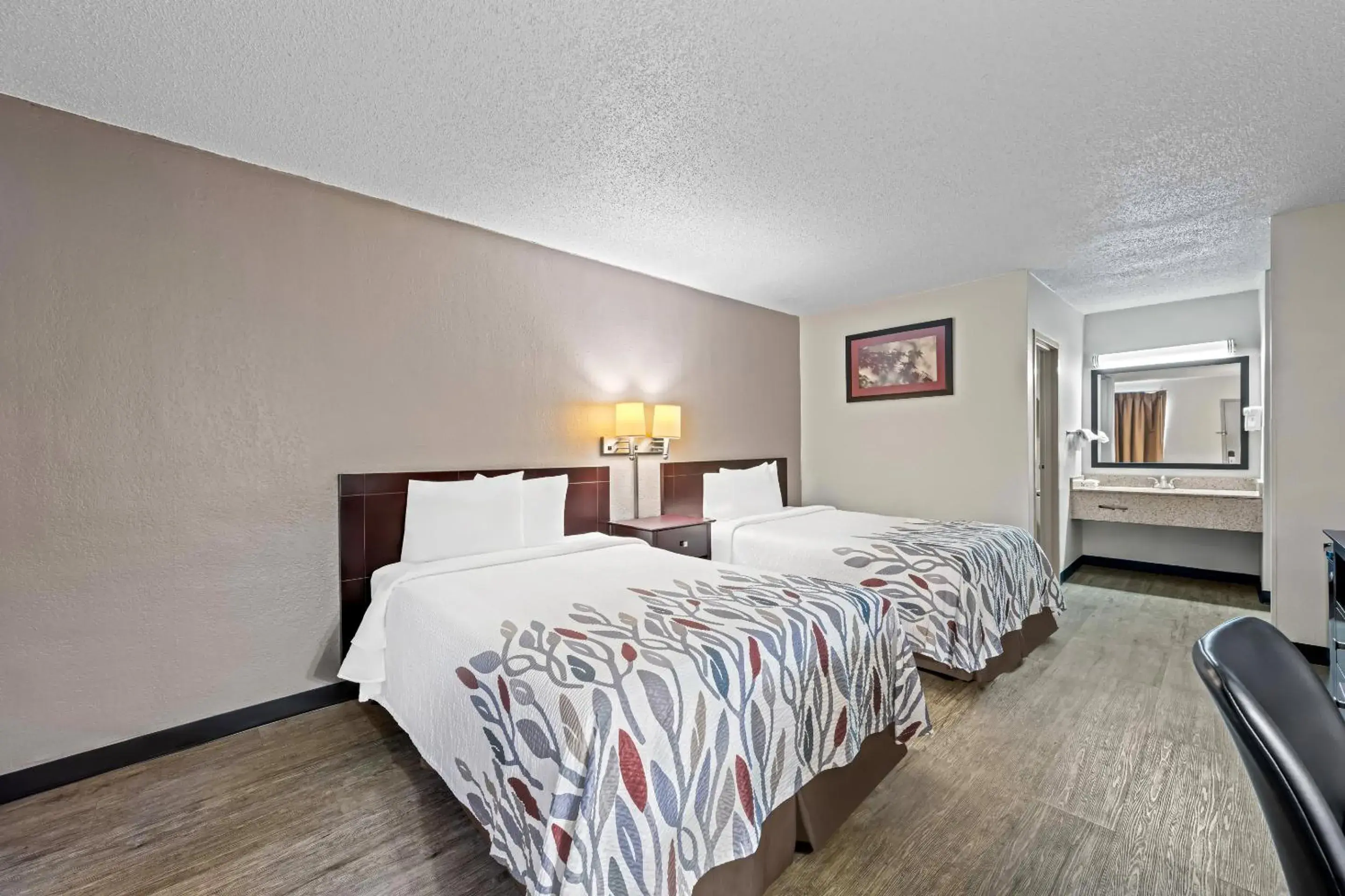 Deluxe Double Room with Two Double Beds Non-Smoking in Red Roof Inn Abingdon Deluxe Double Room with Two Double Beds Non-Smoking in Red Roof Inn Abingdon