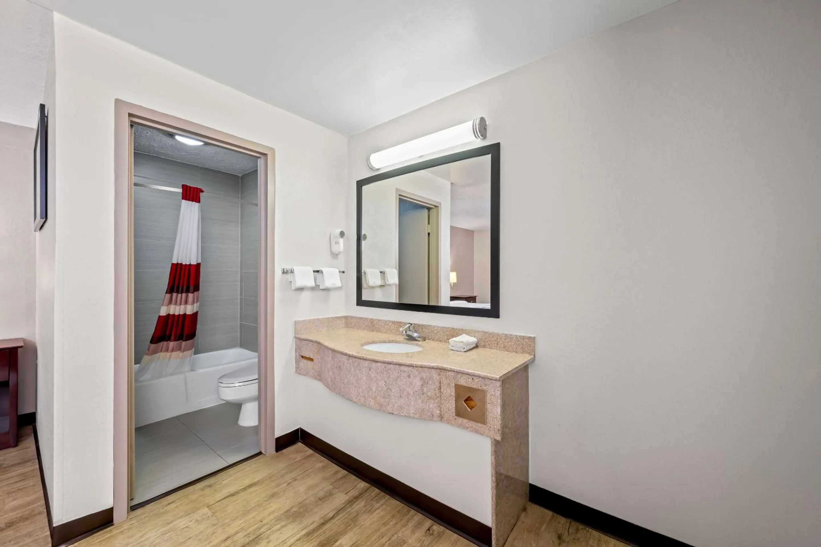 Bathroom in Red Roof Inn Abingdon