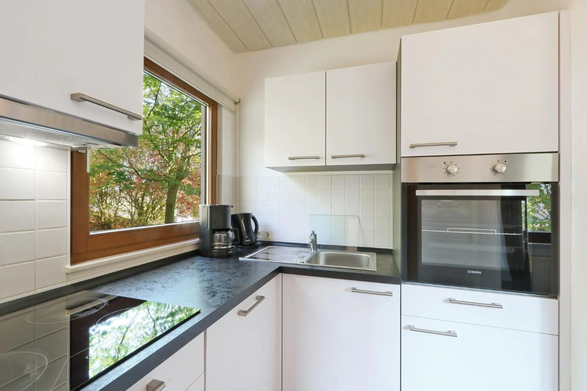 Coffee/tea facilities in Seepark Kirchheim Ferienhaus bei Diane mit Sauna