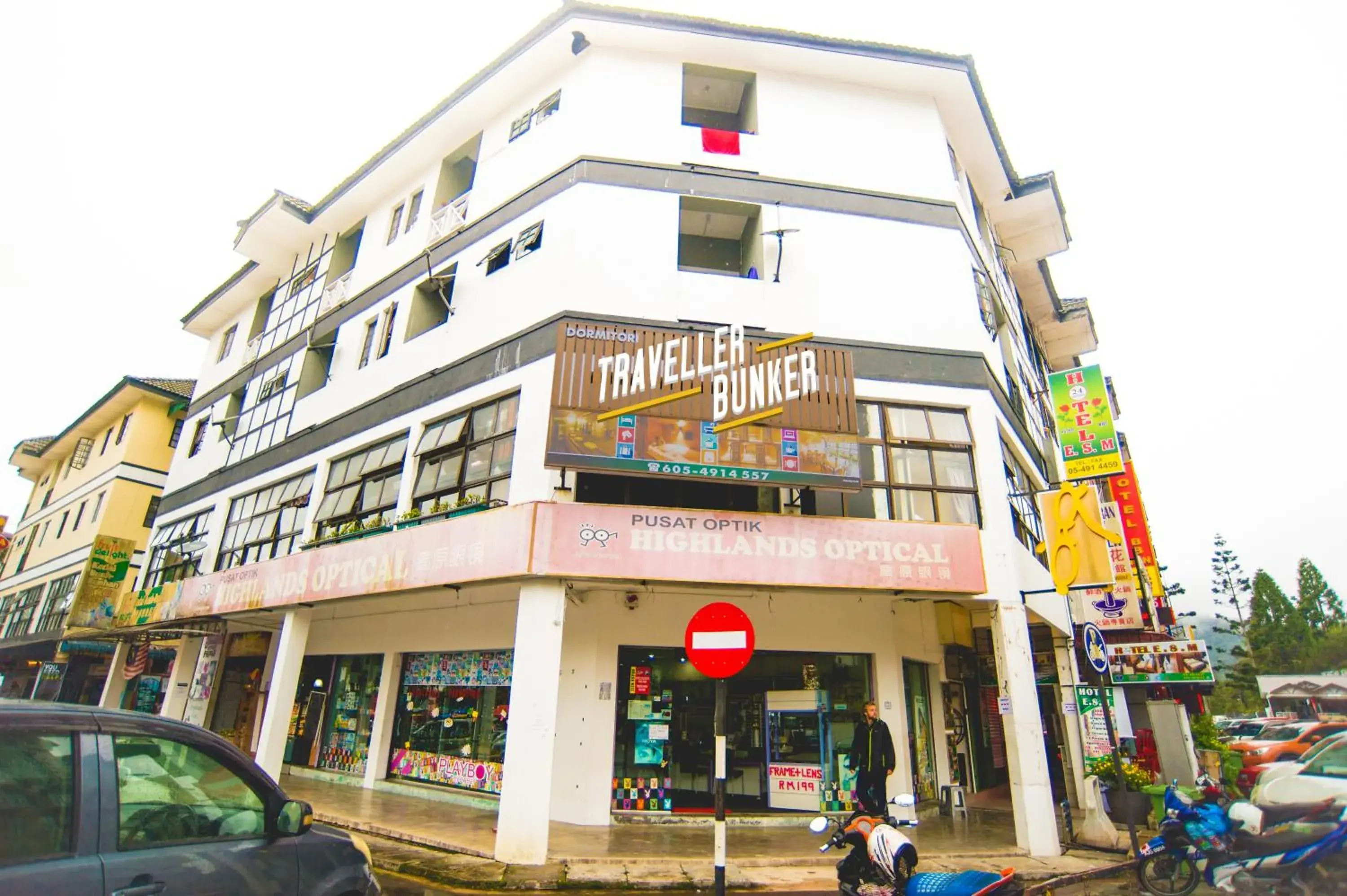 Property building in Traveller Bunker Hostel 1 Property building in Traveller Bunker Hostel 1