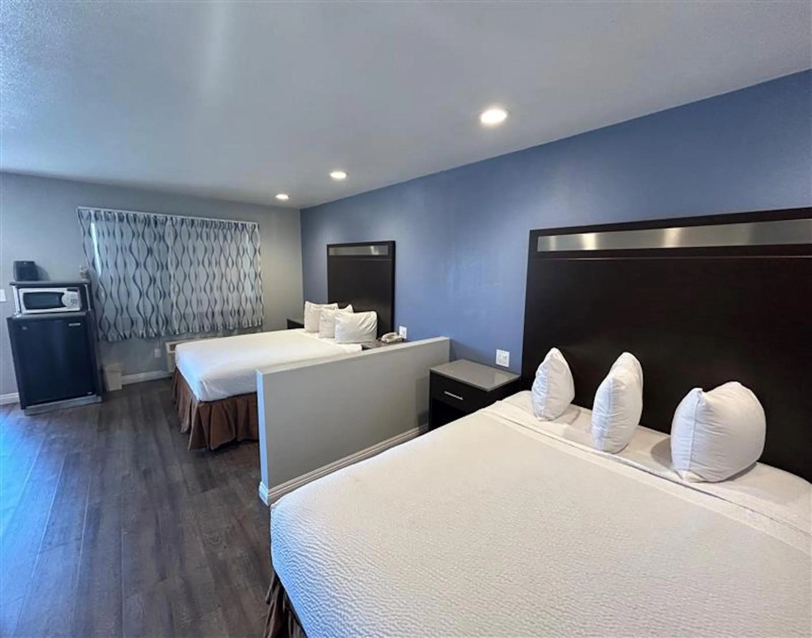 Bed in Motel 6 Yuba City, CA