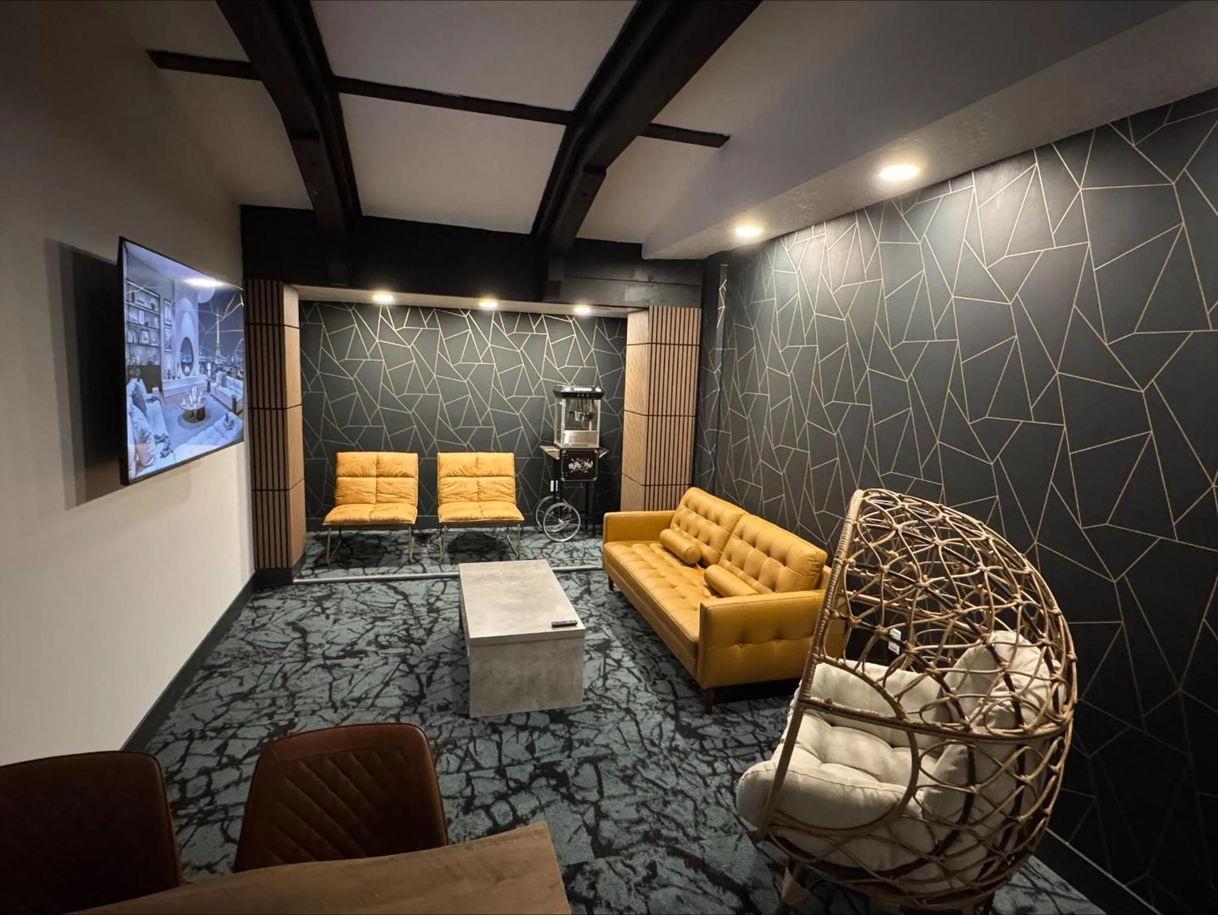 Communal lounge/ TV room in Waterways, A Boutique Hotel