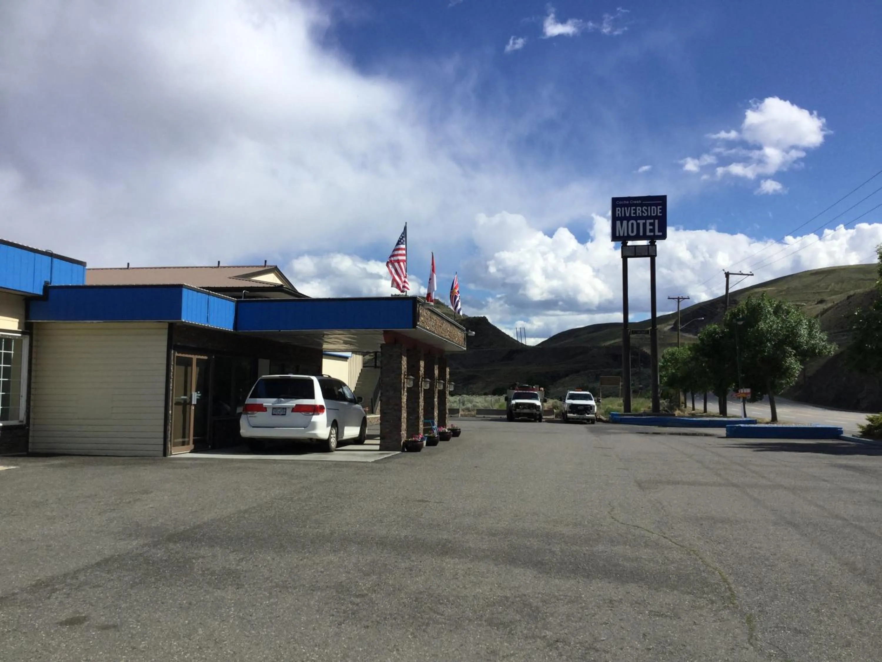 Facade/entrance in Riverside Motel Cache Creek