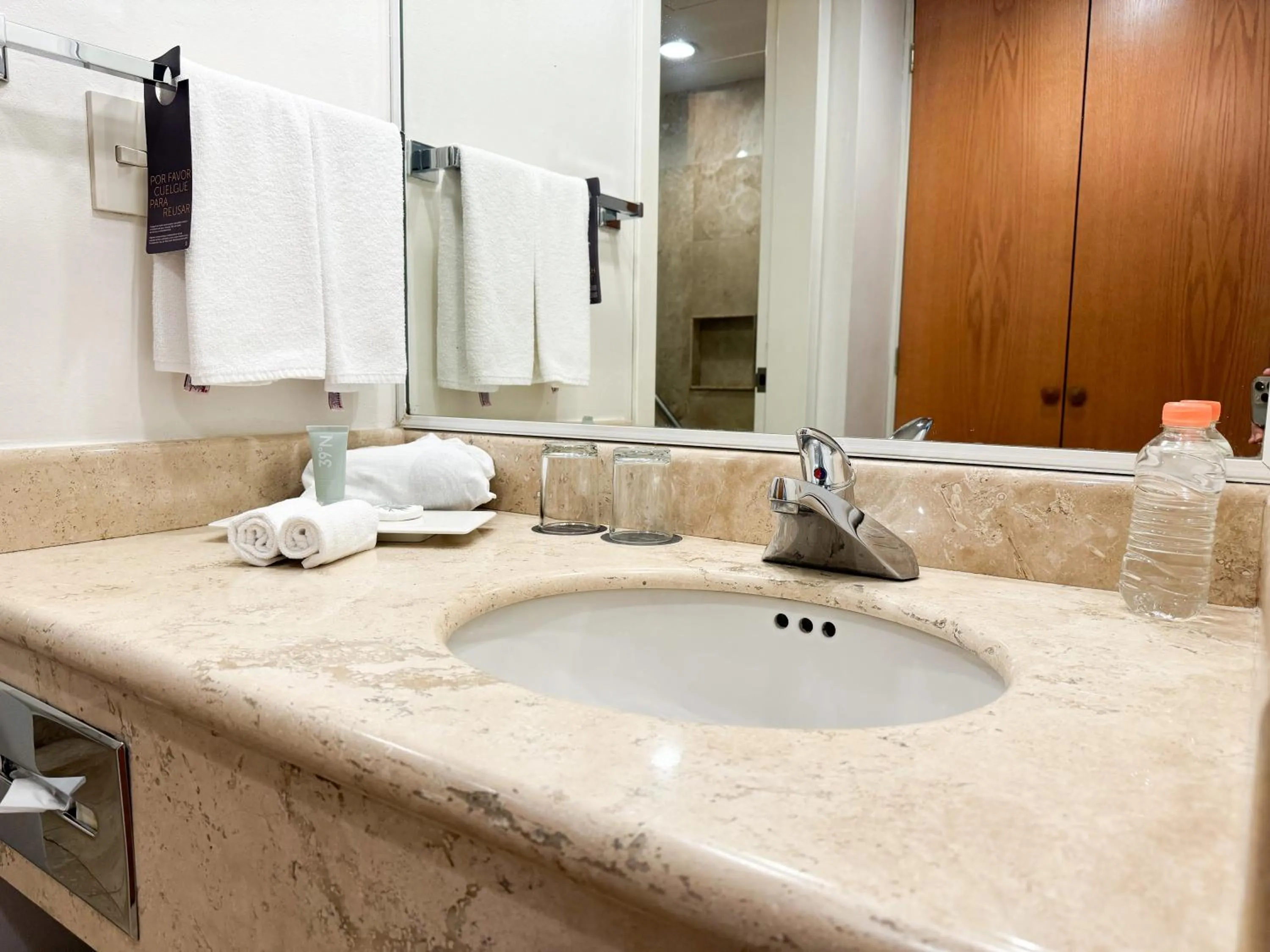 Bathroom in Courtyard by Marriott Villahermosa Tabasco