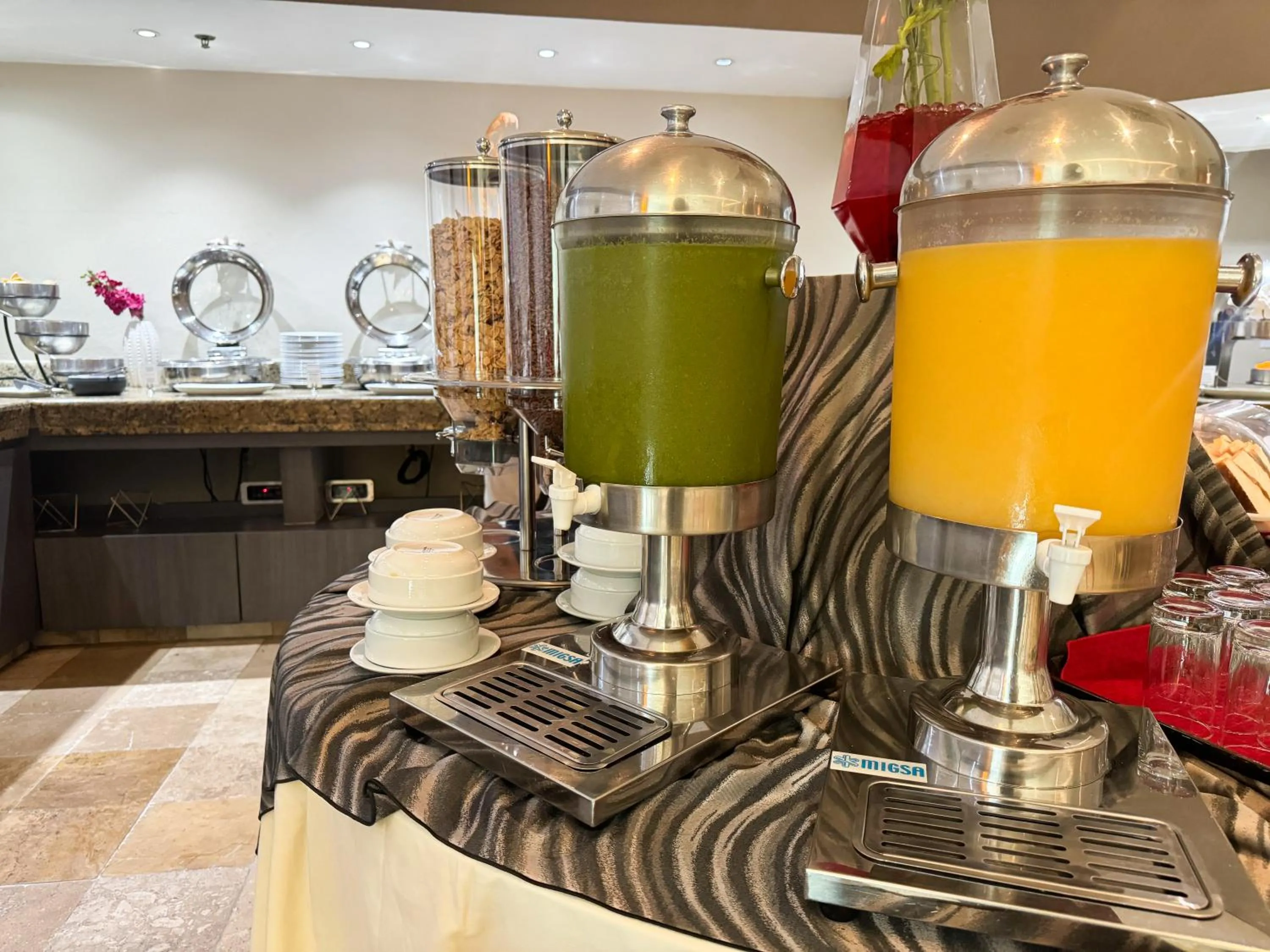 Buffet breakfast in Courtyard by Marriott Villahermosa Tabasco