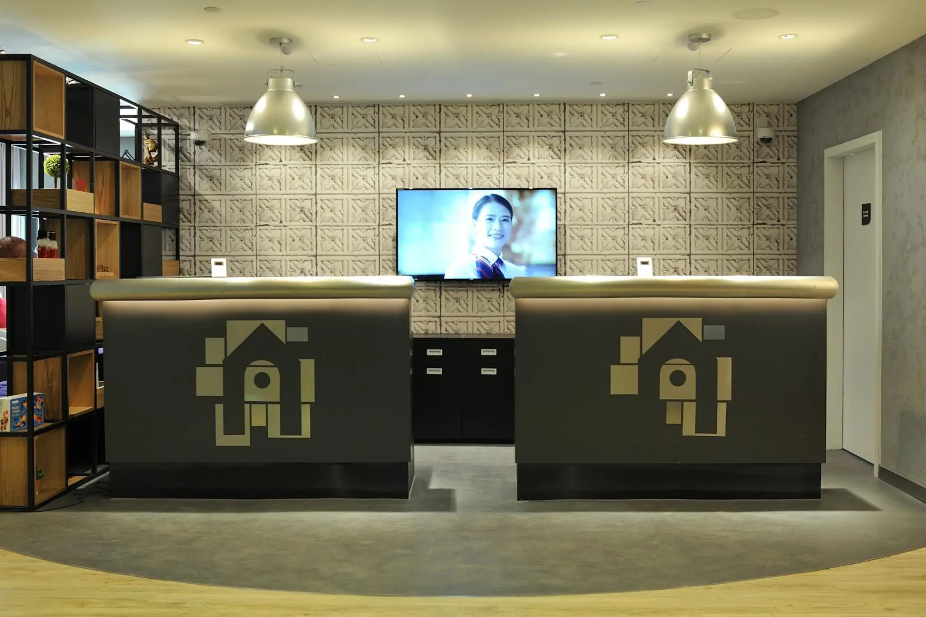 Lobby or reception in Campanile Shanghai Railway Station and People's Square Lobby or reception in Campanile Shanghai Railway Station and People's Square