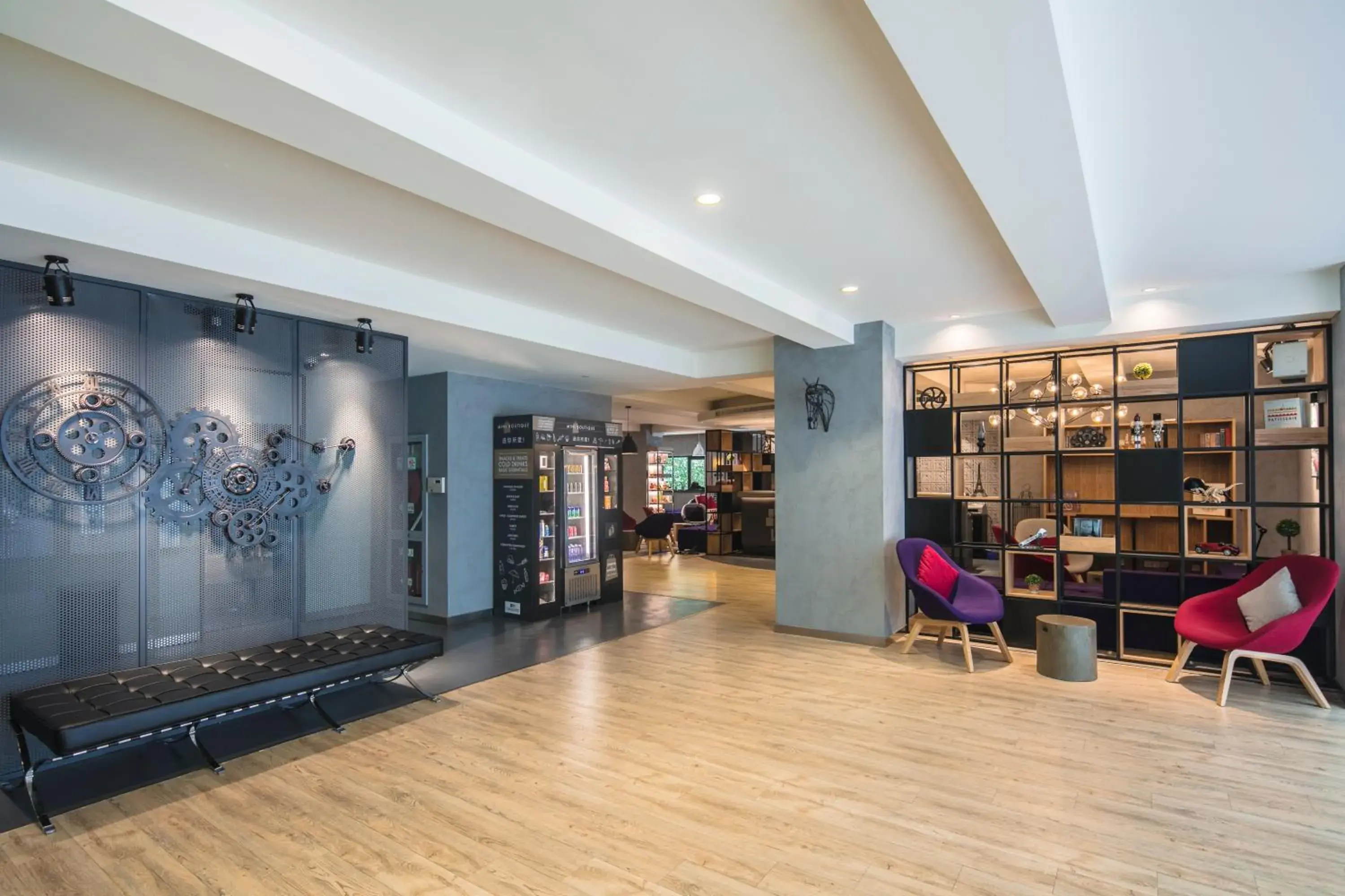 Lobby or reception in Campanile Shanghai Railway Station and People's Square Lobby or reception in Campanile Shanghai Railway Station and People's Square