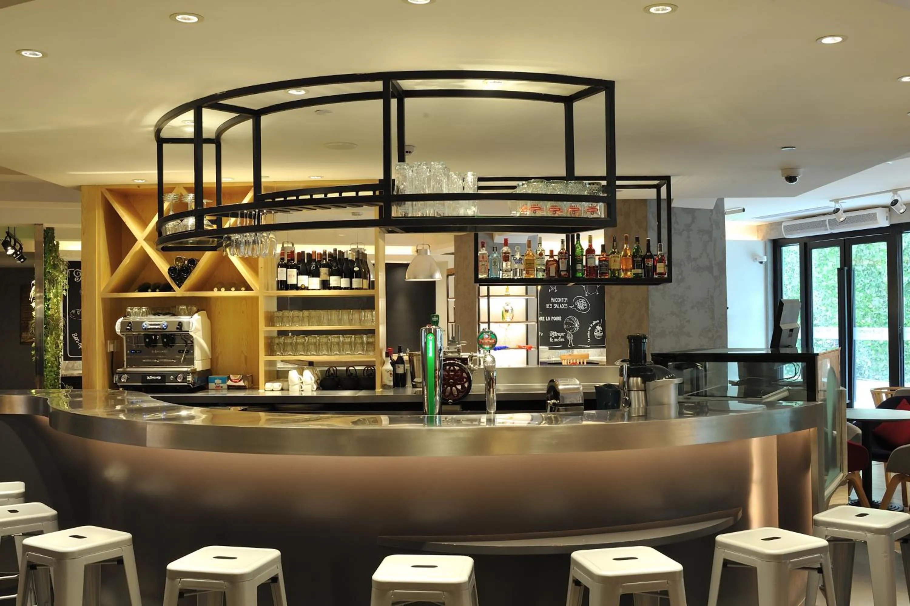 Restaurant/places to eat in Campanile Shanghai Railway Station and People's Square