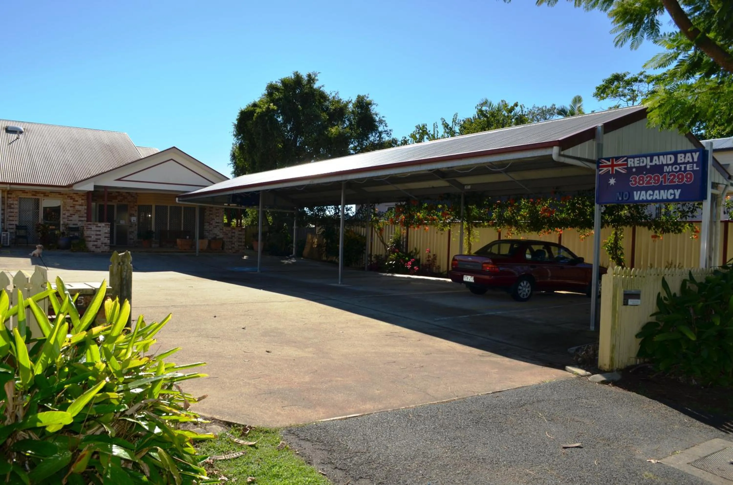 Property building in Redland Bay Motel