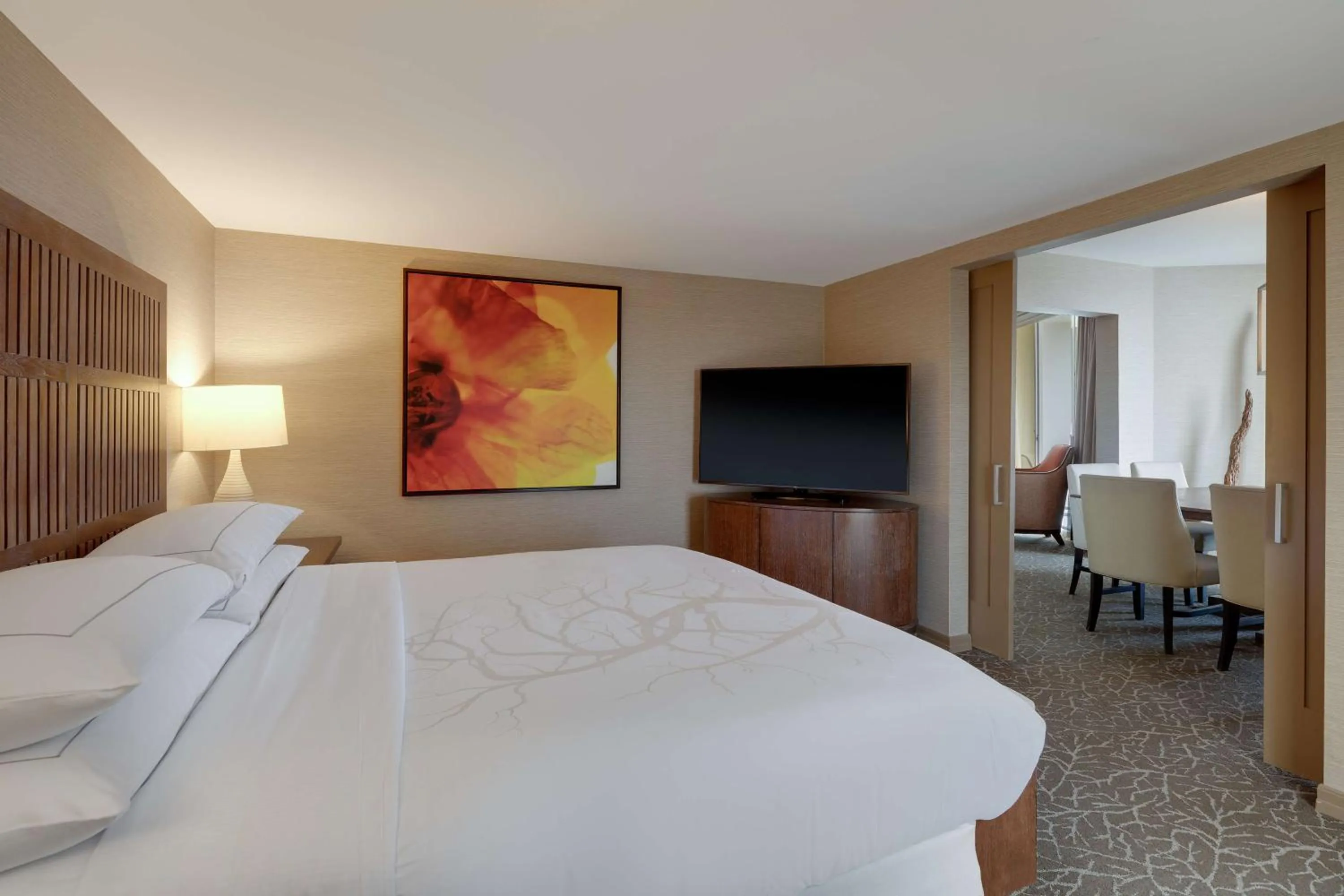 Bedroom, Bed in Hilton La Jolla Torrey Pines