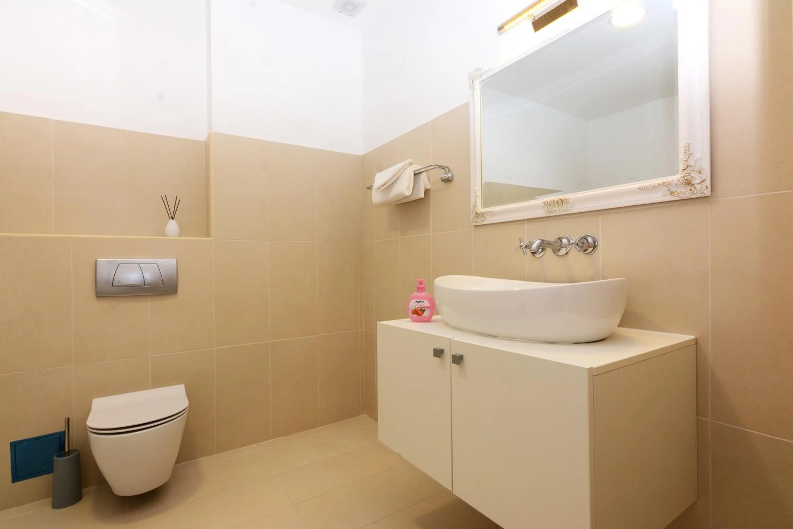 Bathroom in Luxury Room Uzorita B&B
