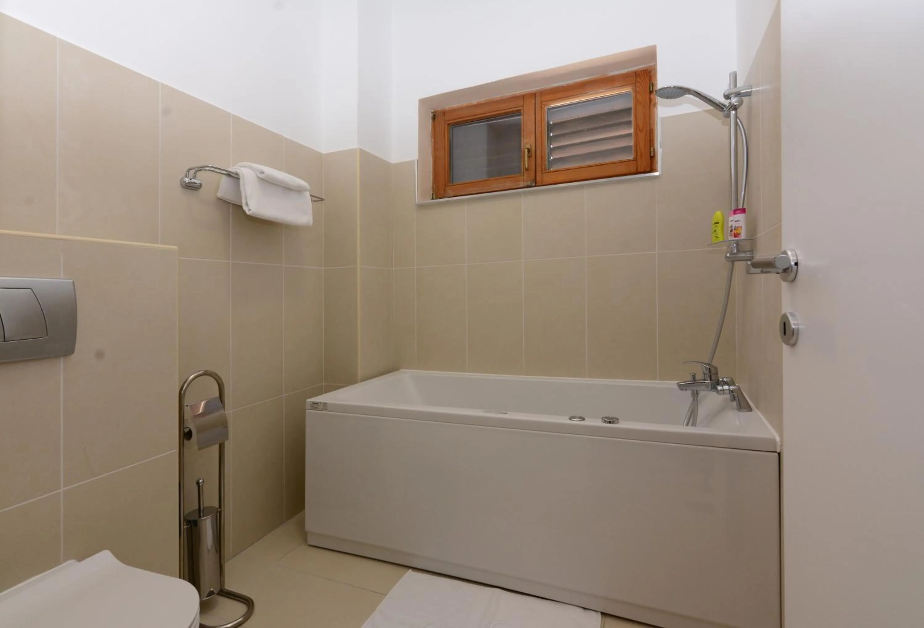 Toilet in Luxury Room Uzorita B&B