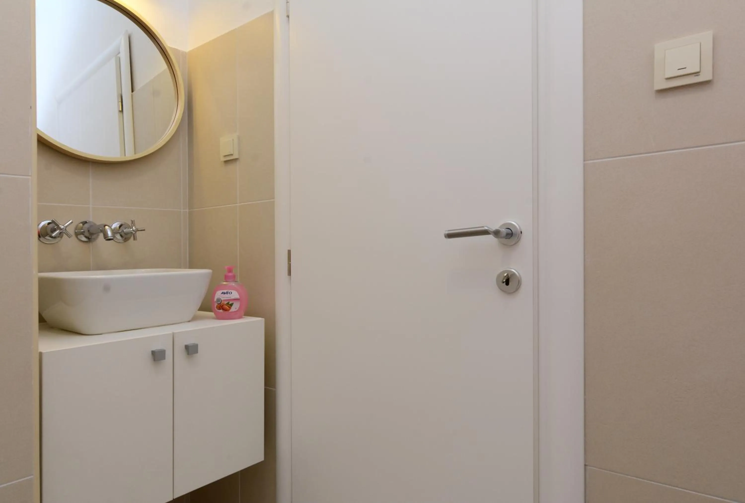 Toilet in Luxury Room Uzorita B&B