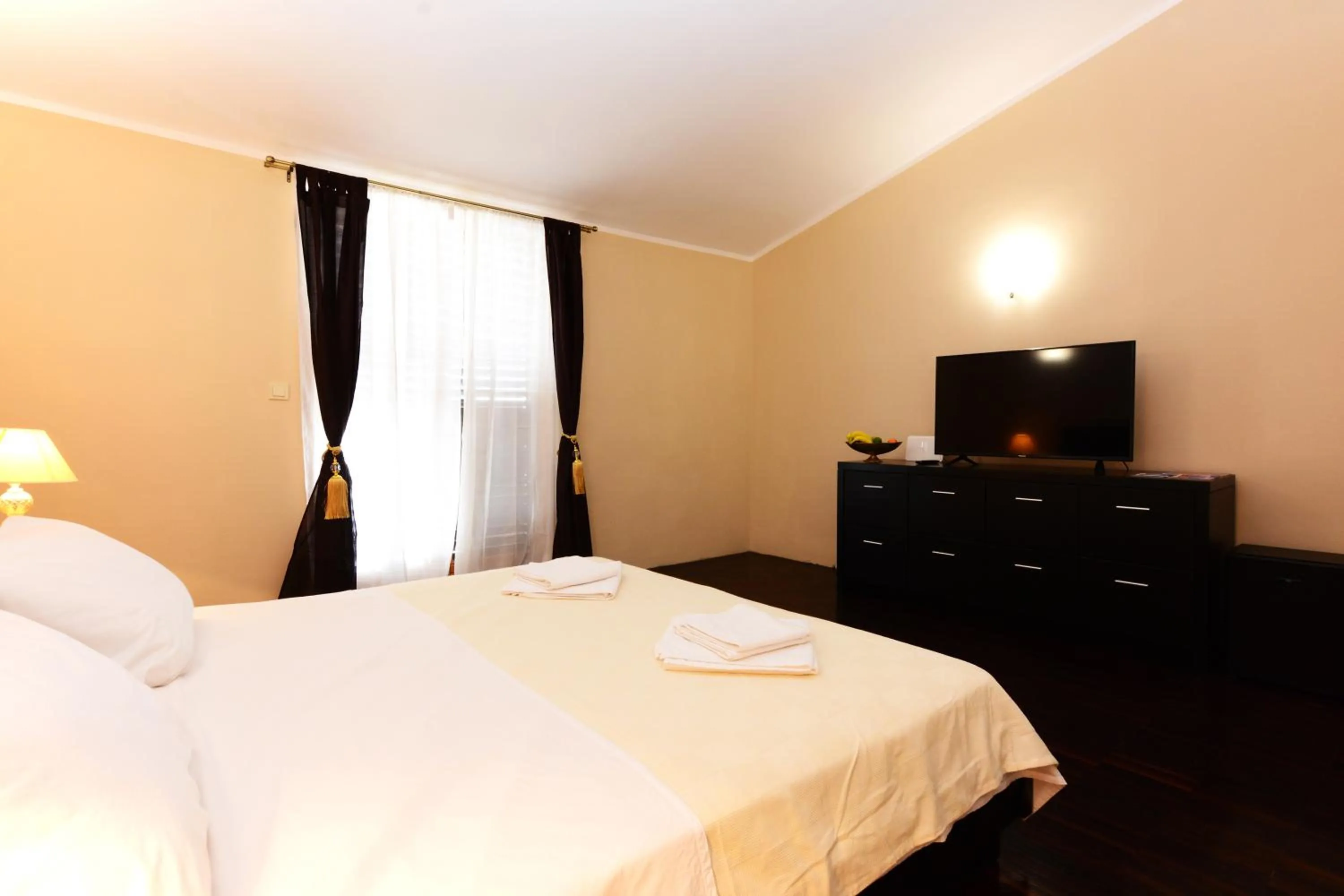 TV and multimedia, Bed in Luxury Room Uzorita B&B