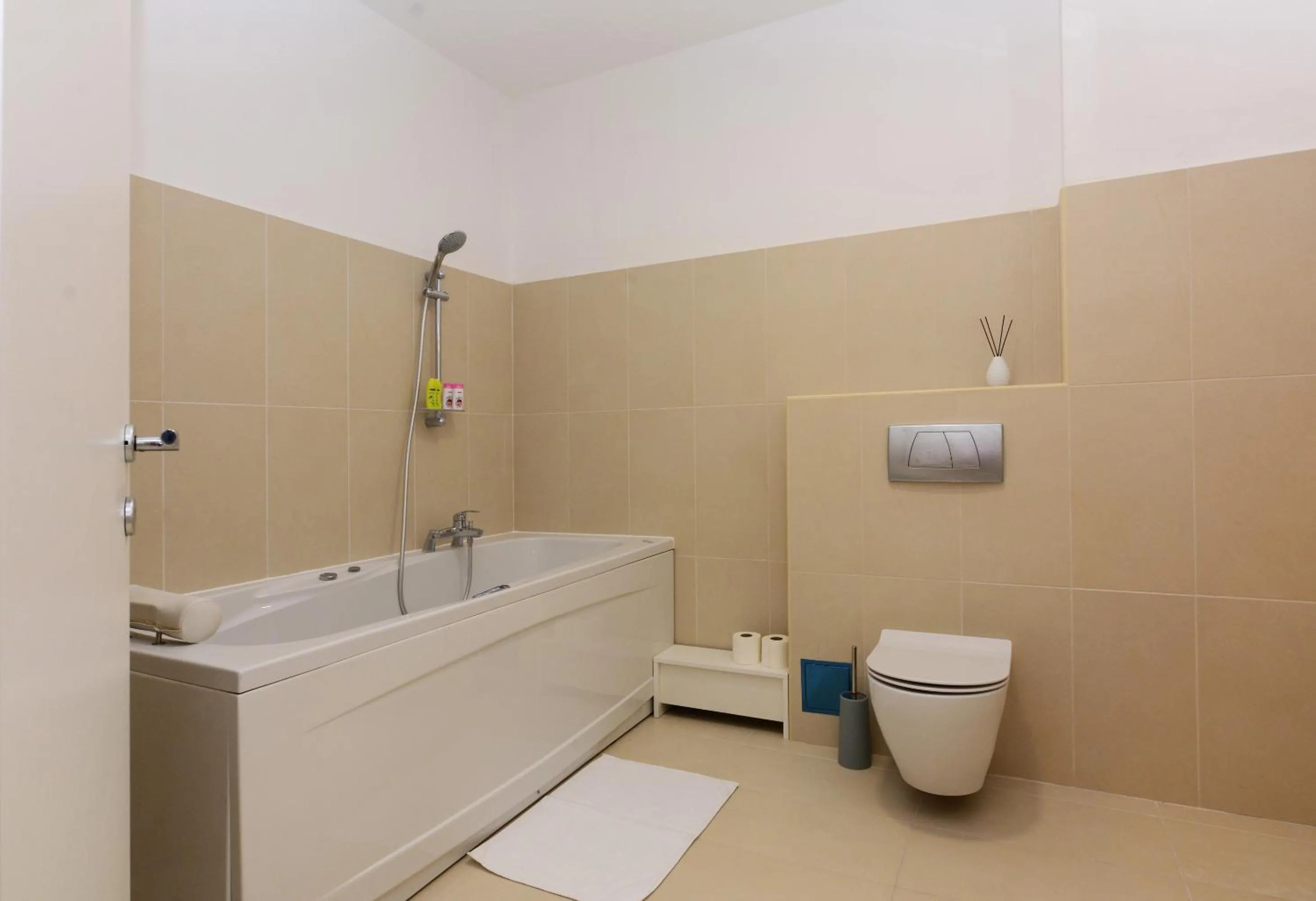 Toilet in Luxury Room Uzorita B&B