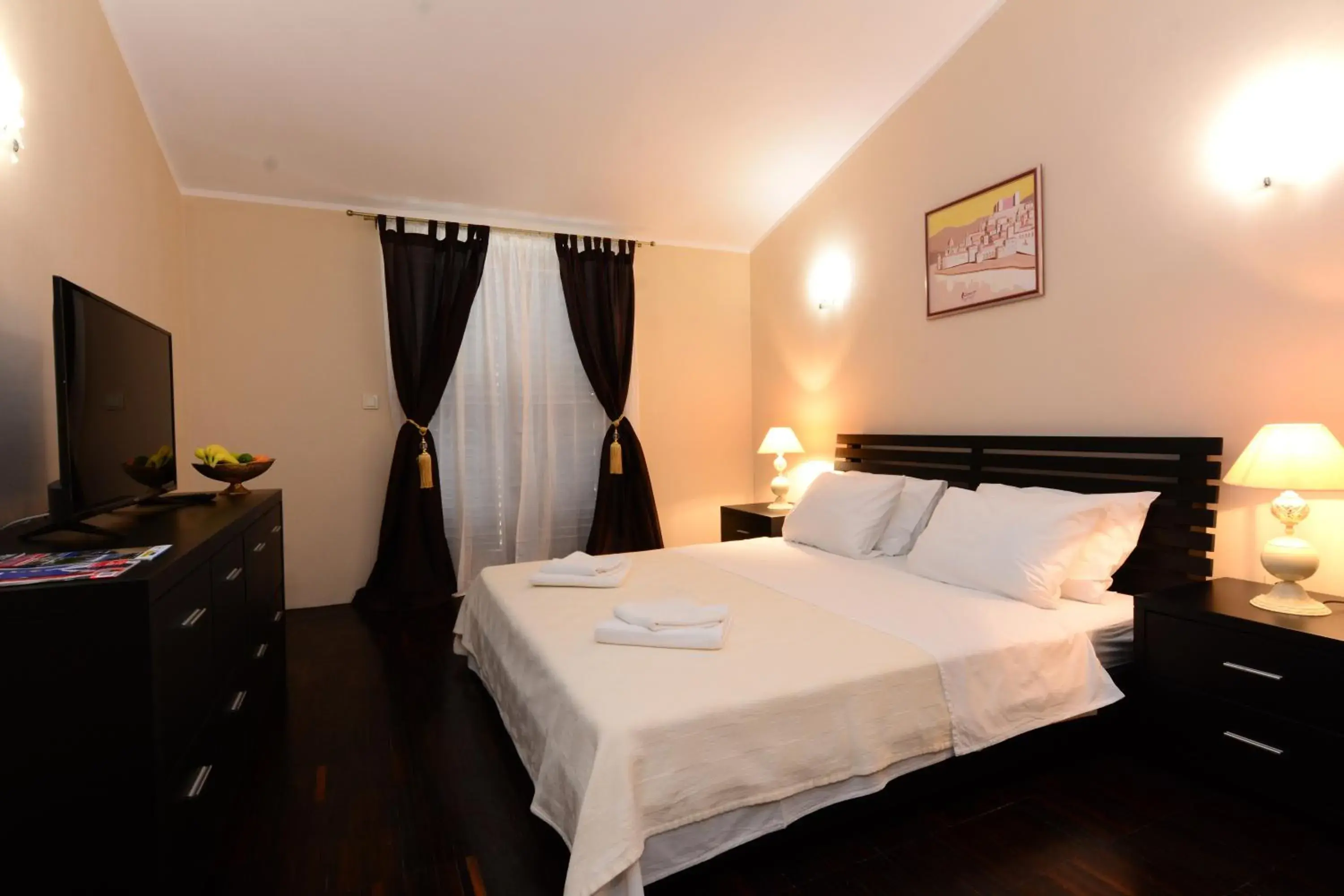 Deluxe King Room in Luxury Room Uzorita B&B Deluxe King Room in Luxury Room Uzorita B&B