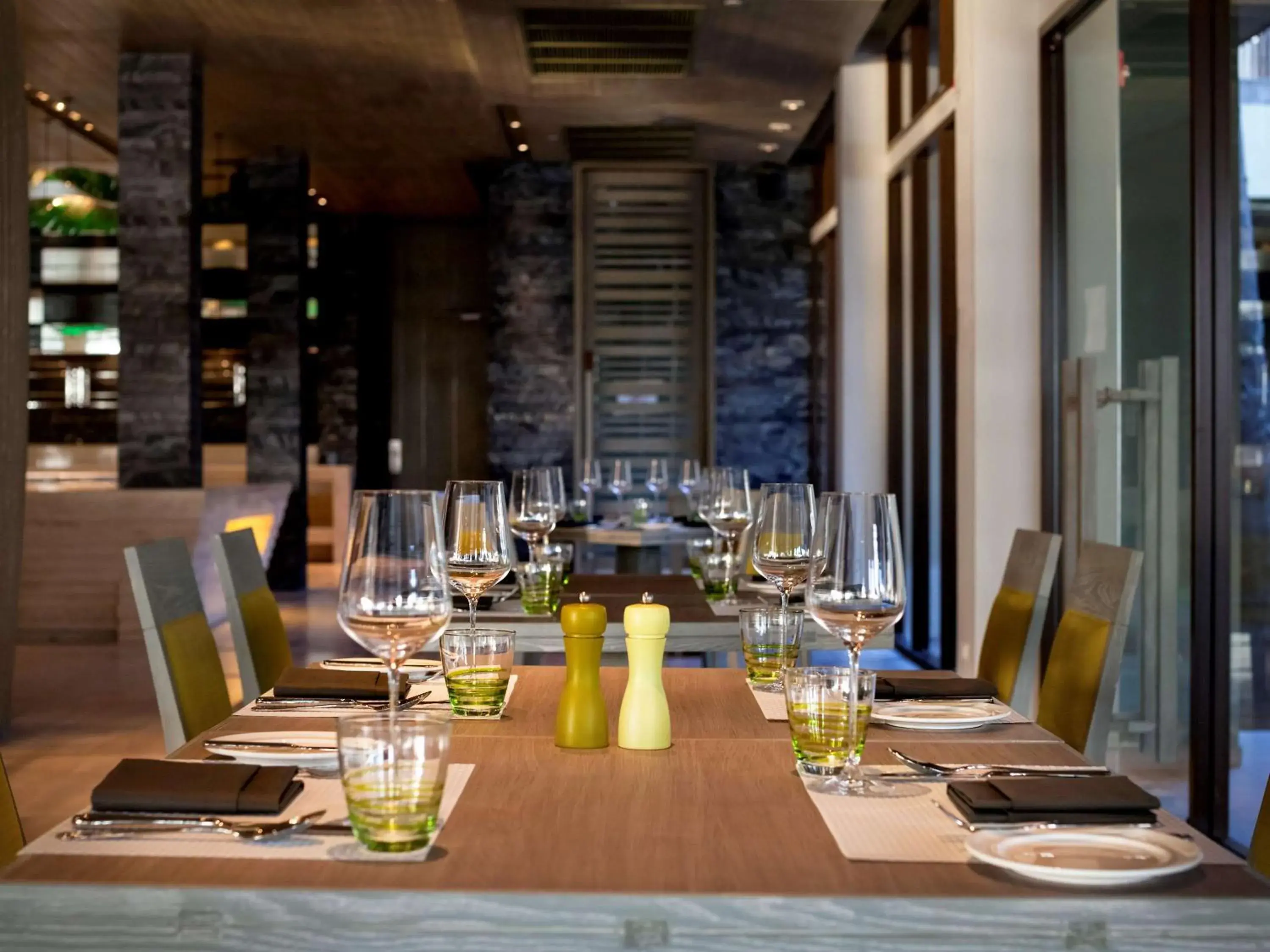 Restaurant/places to eat in Pullman Phuket Arcadia Naithon Beach Restaurant/places to eat in Pullman Phuket Arcadia Naithon Beach