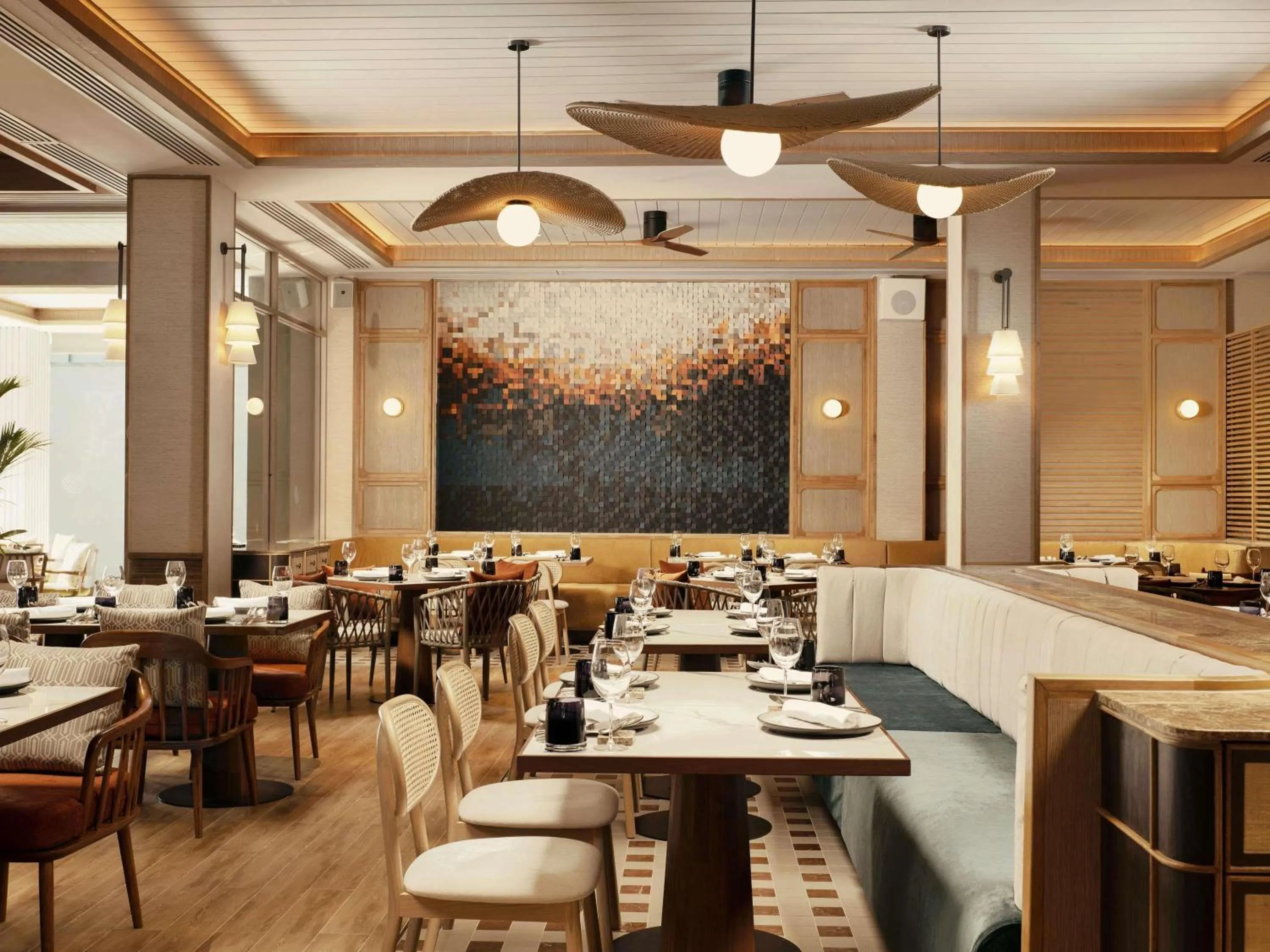 Restaurant/places to eat in Pullman Phuket Arcadia Naithon Beach