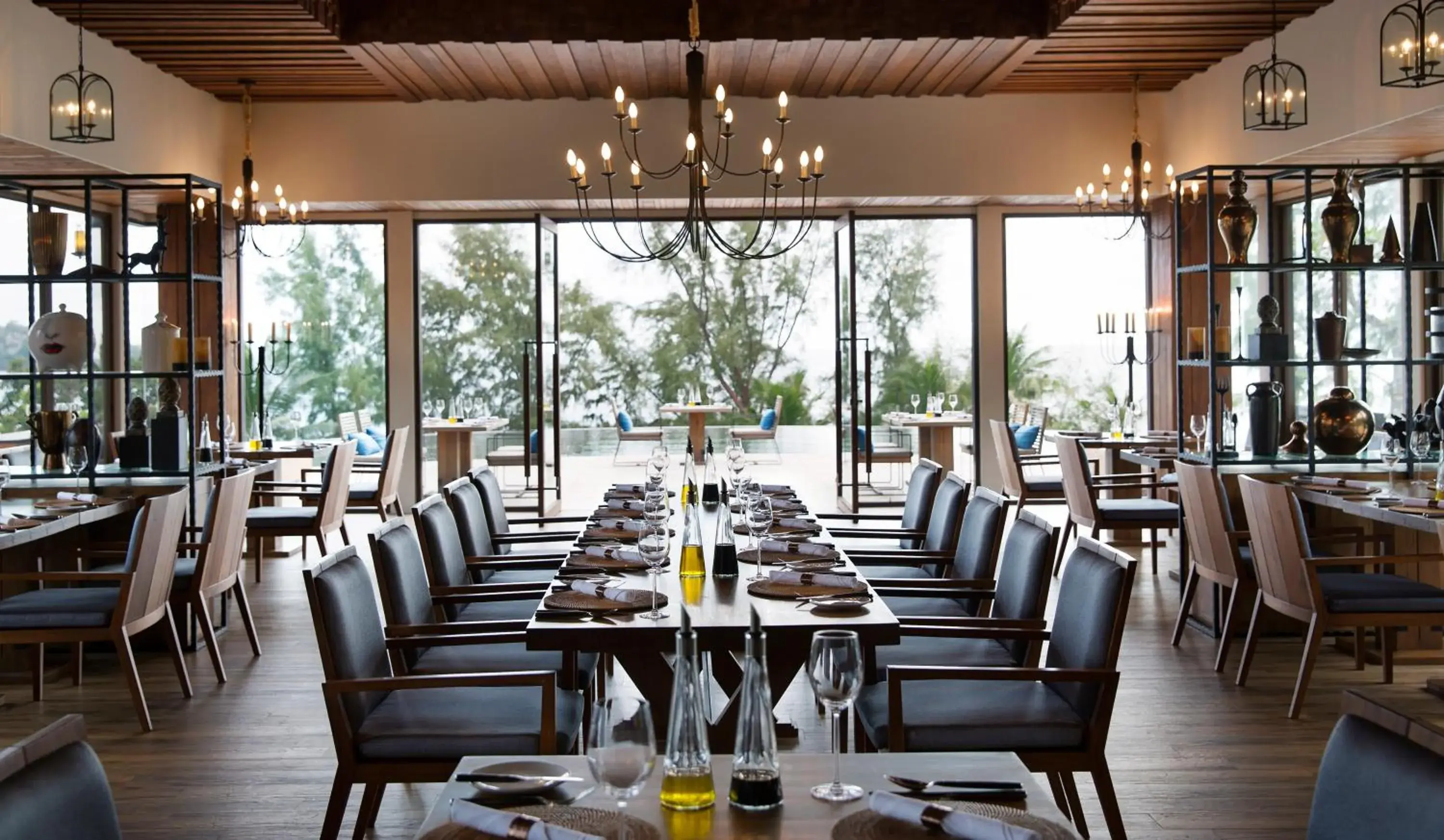 Restaurant/places to eat in Pullman Phuket Arcadia Naithon Beach Restaurant/places to eat in Pullman Phuket Arcadia Naithon Beach