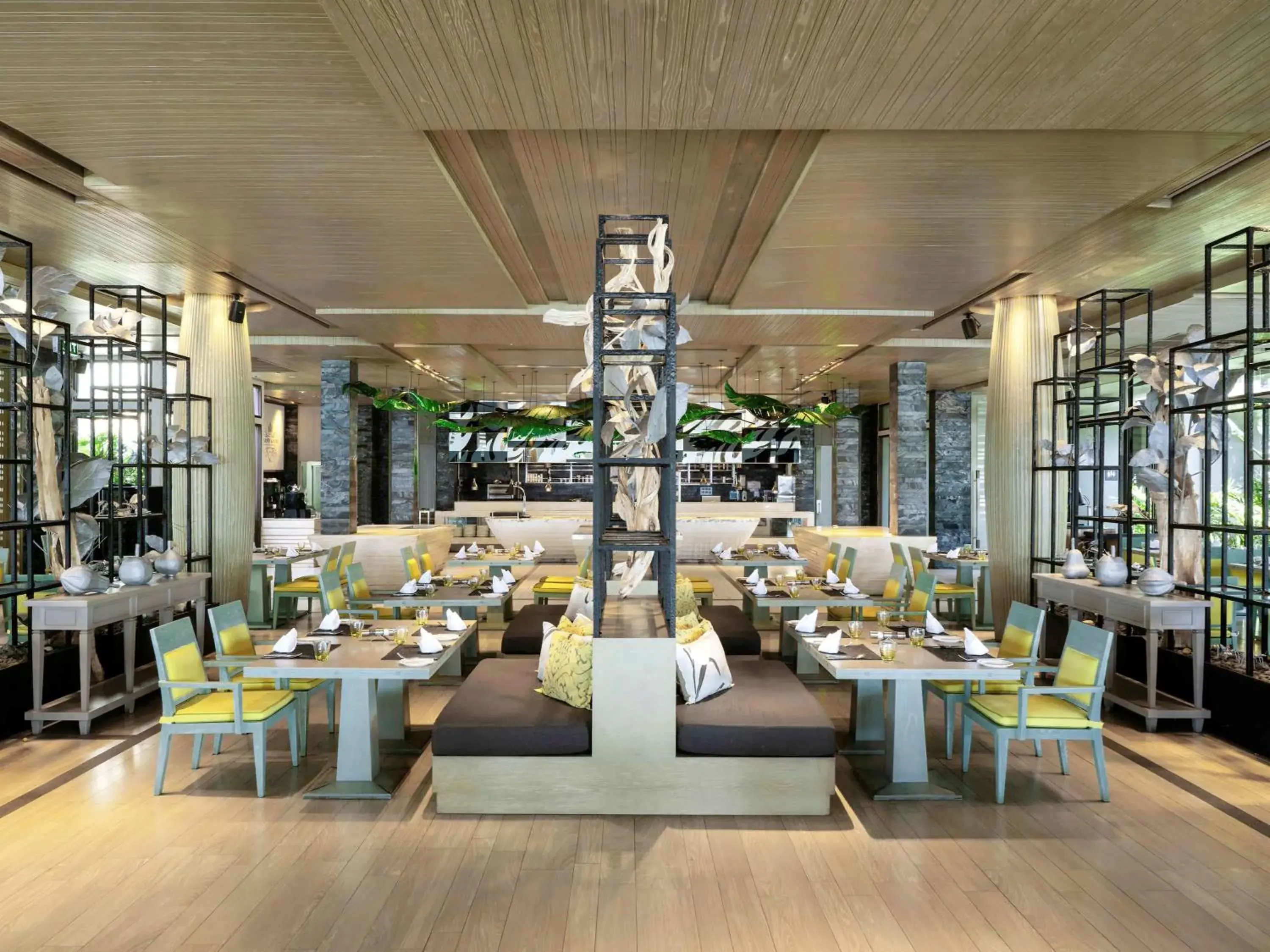 Restaurant/places to eat in Pullman Phuket Arcadia Naithon Beach Restaurant/places to eat in Pullman Phuket Arcadia Naithon Beach