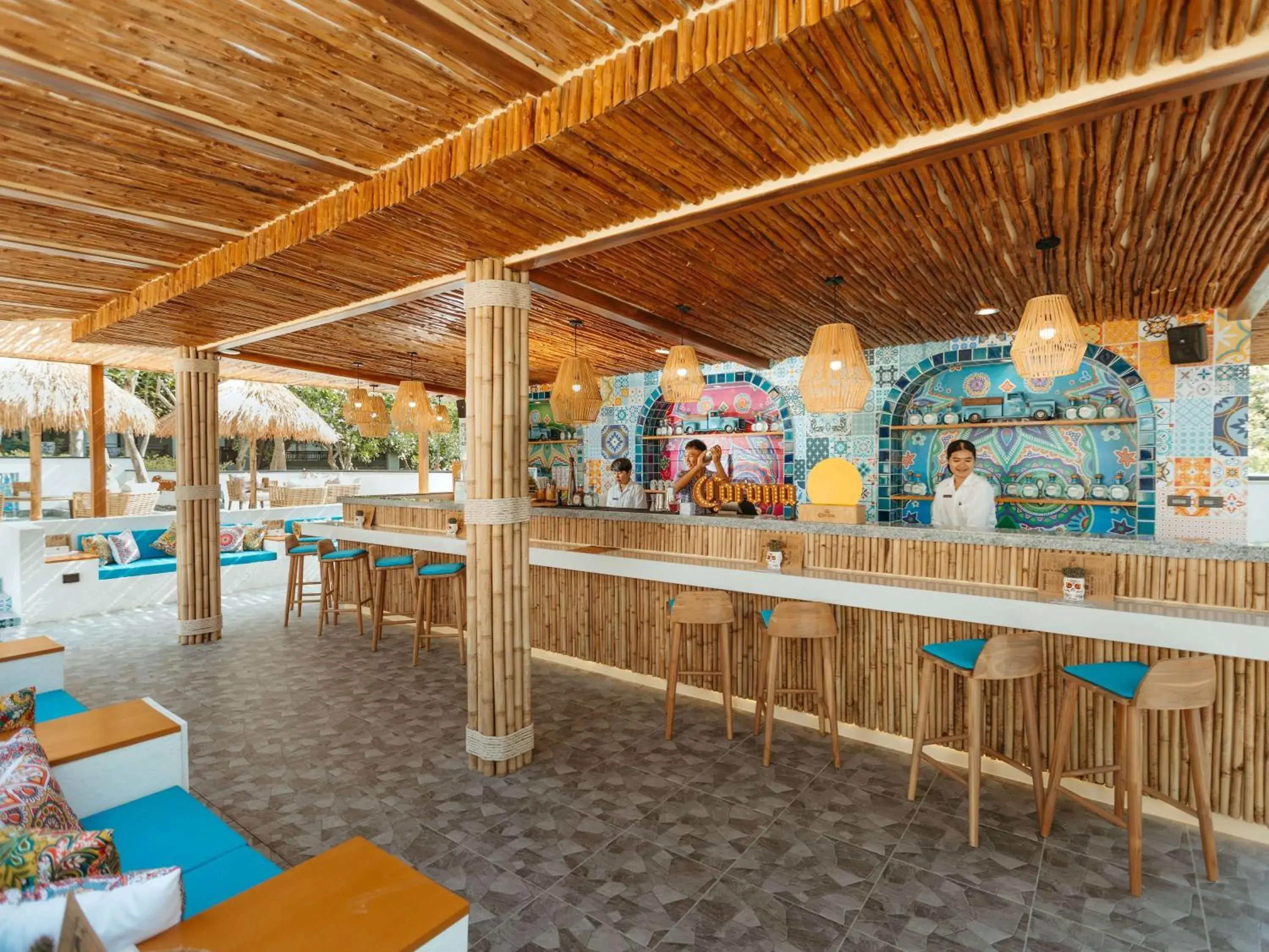 Lounge or bar in Pullman Phuket Arcadia Naithon Beach Lounge or bar in Pullman Phuket Arcadia Naithon Beach
