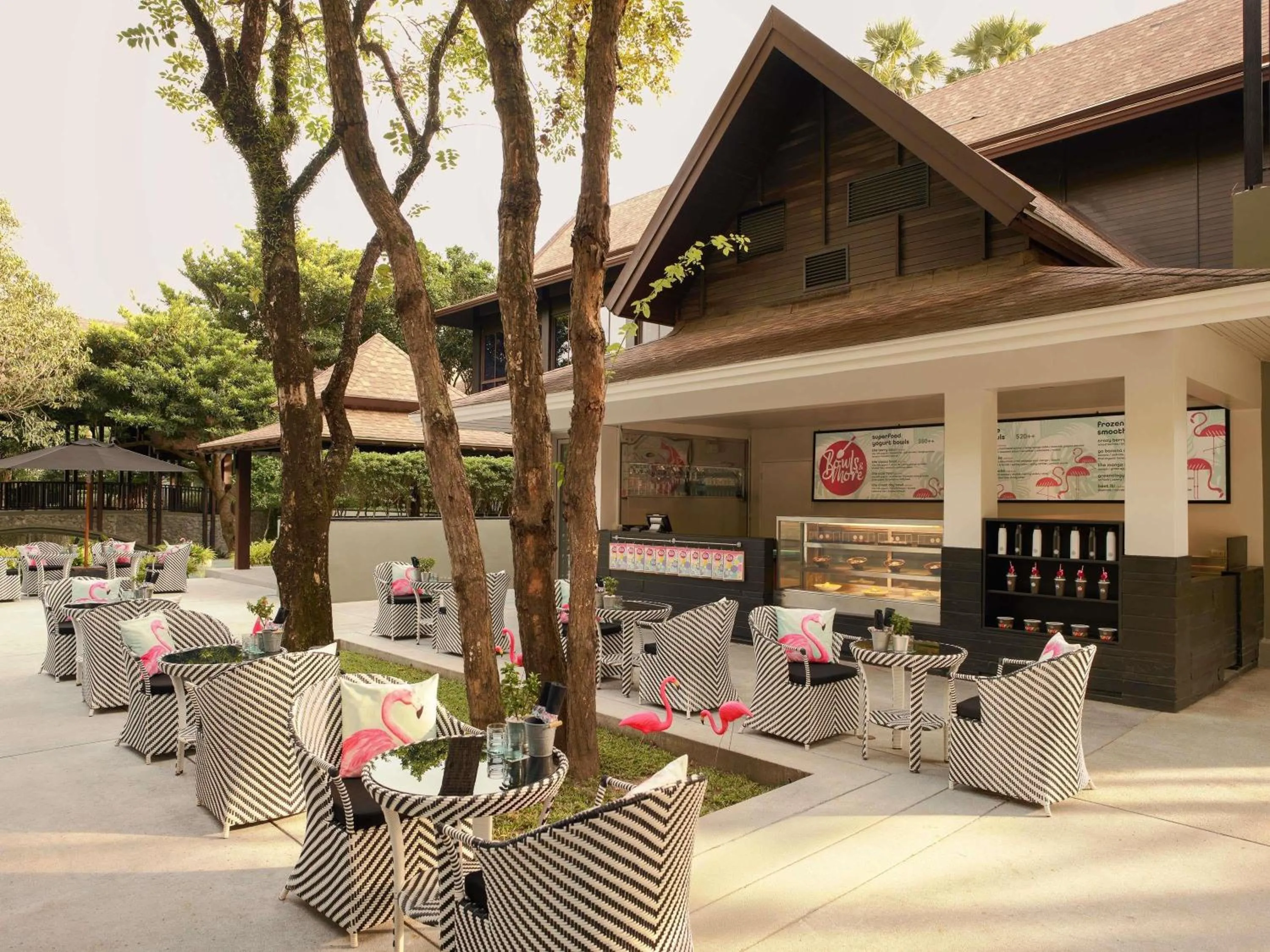 Restaurant/places to eat in Pullman Phuket Arcadia Naithon Beach