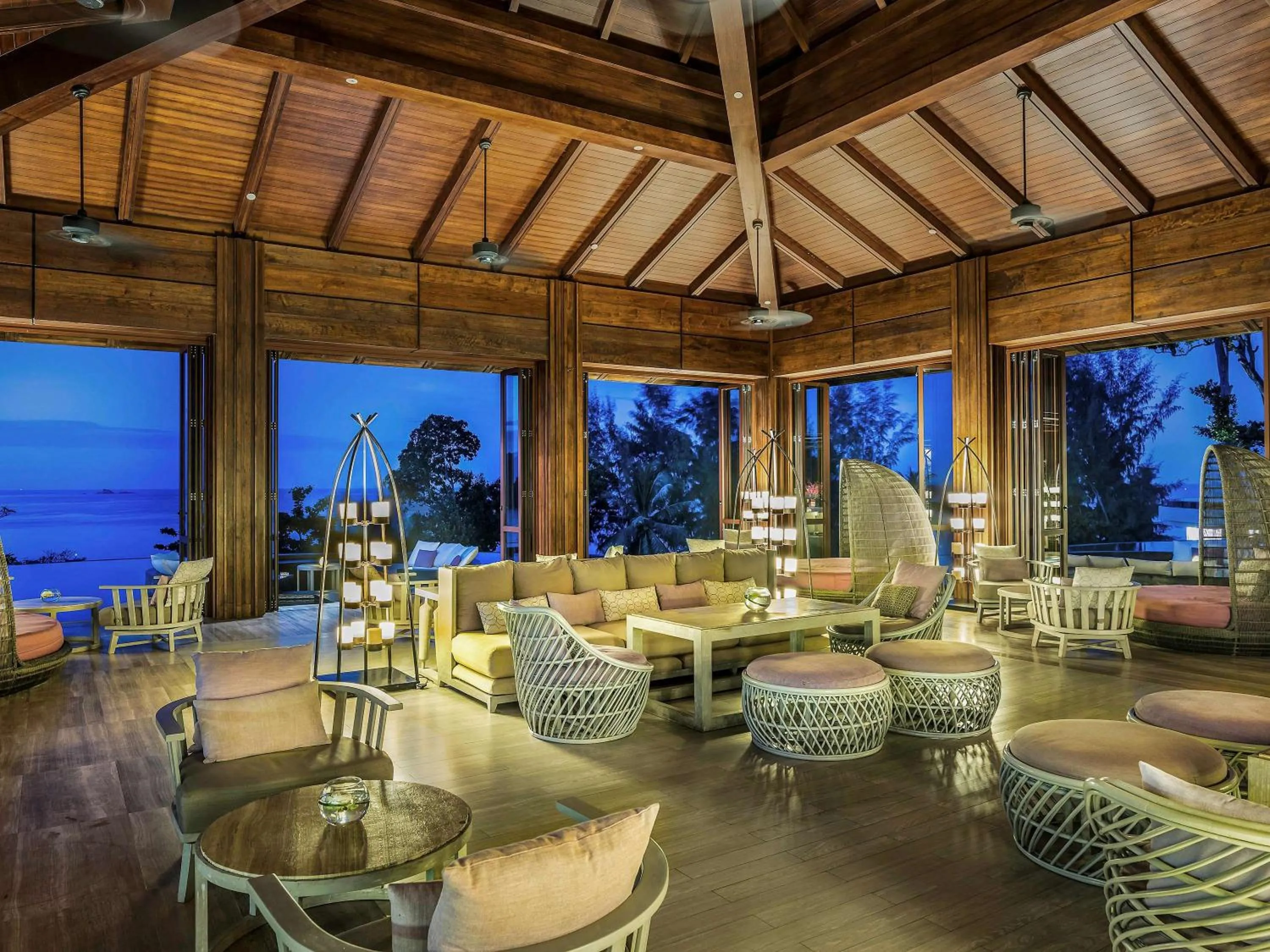 Lounge or bar in Pullman Phuket Arcadia Naithon Beach