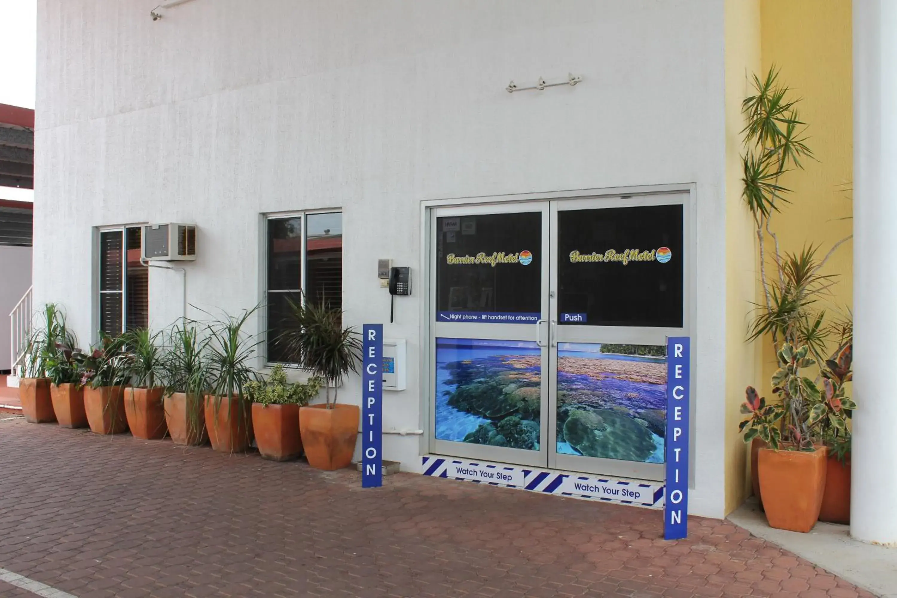 Property building in Barrier Reef Motel Innisfail Property building in Barrier Reef Motel Innisfail