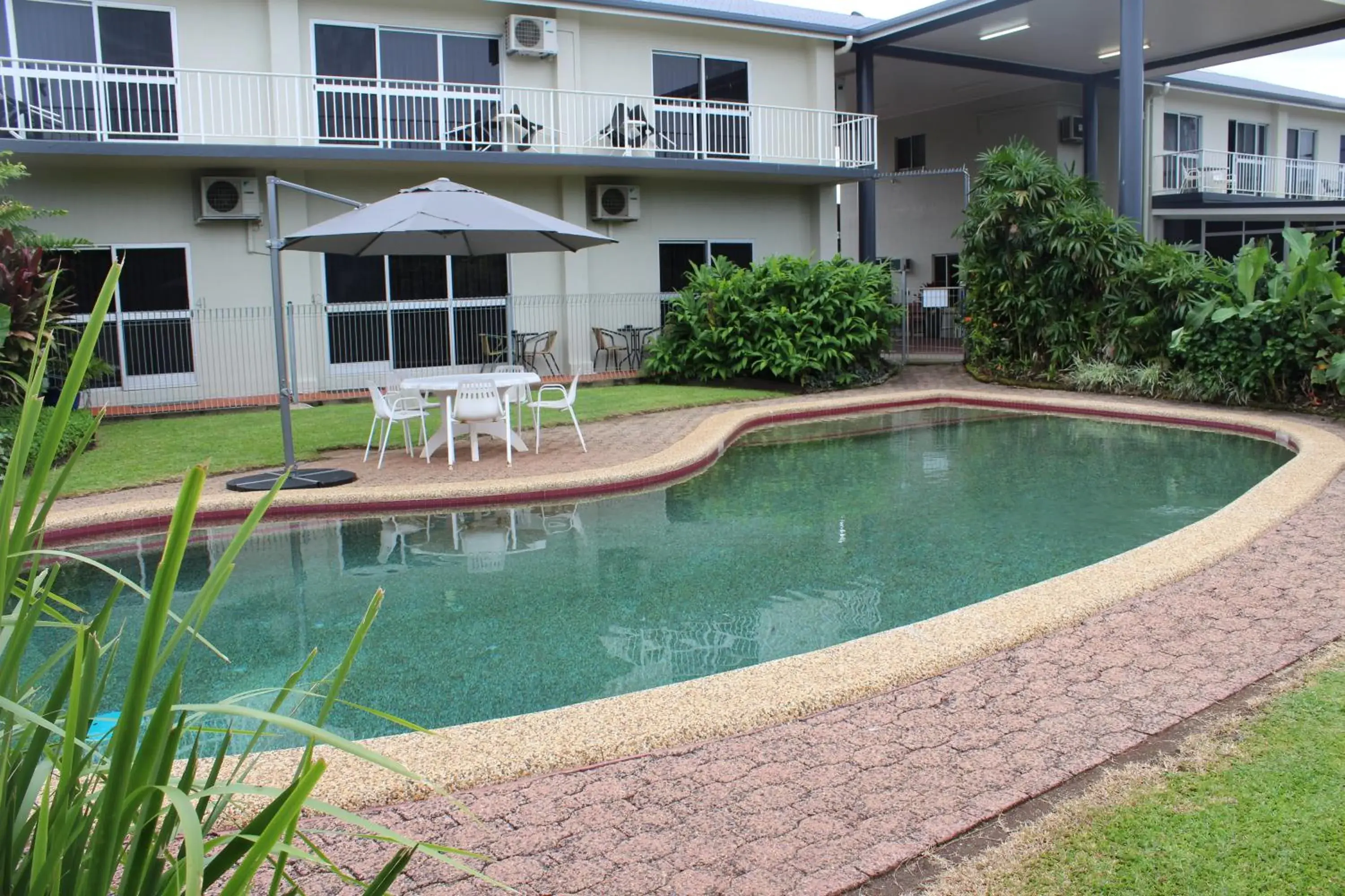 Property building in Barrier Reef Motel Innisfail Property building in Barrier Reef Motel Innisfail