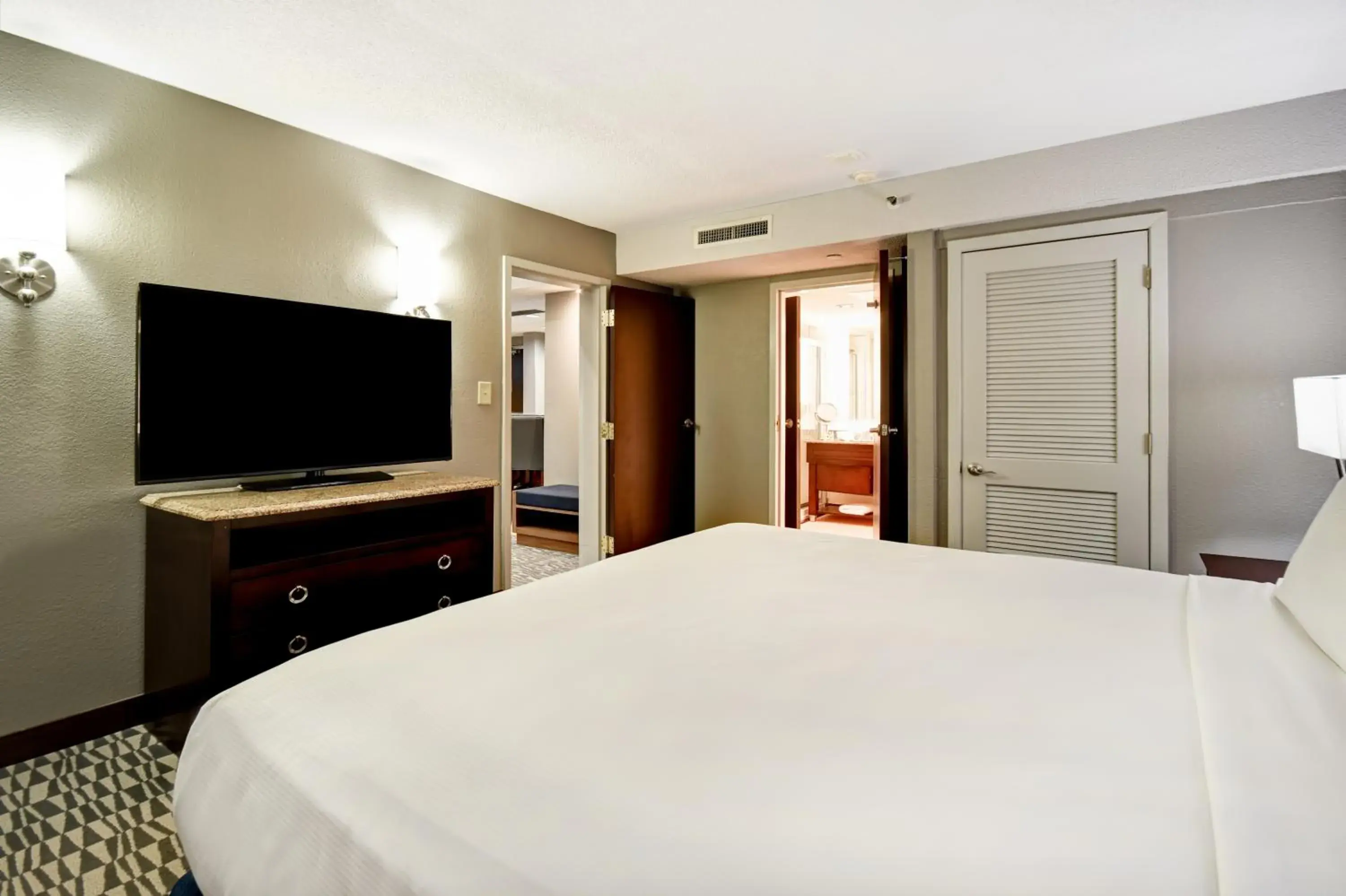 Bedroom, Bed in DoubleTree by Hilton Augusta Bedroom, Bed in DoubleTree by Hilton Augusta