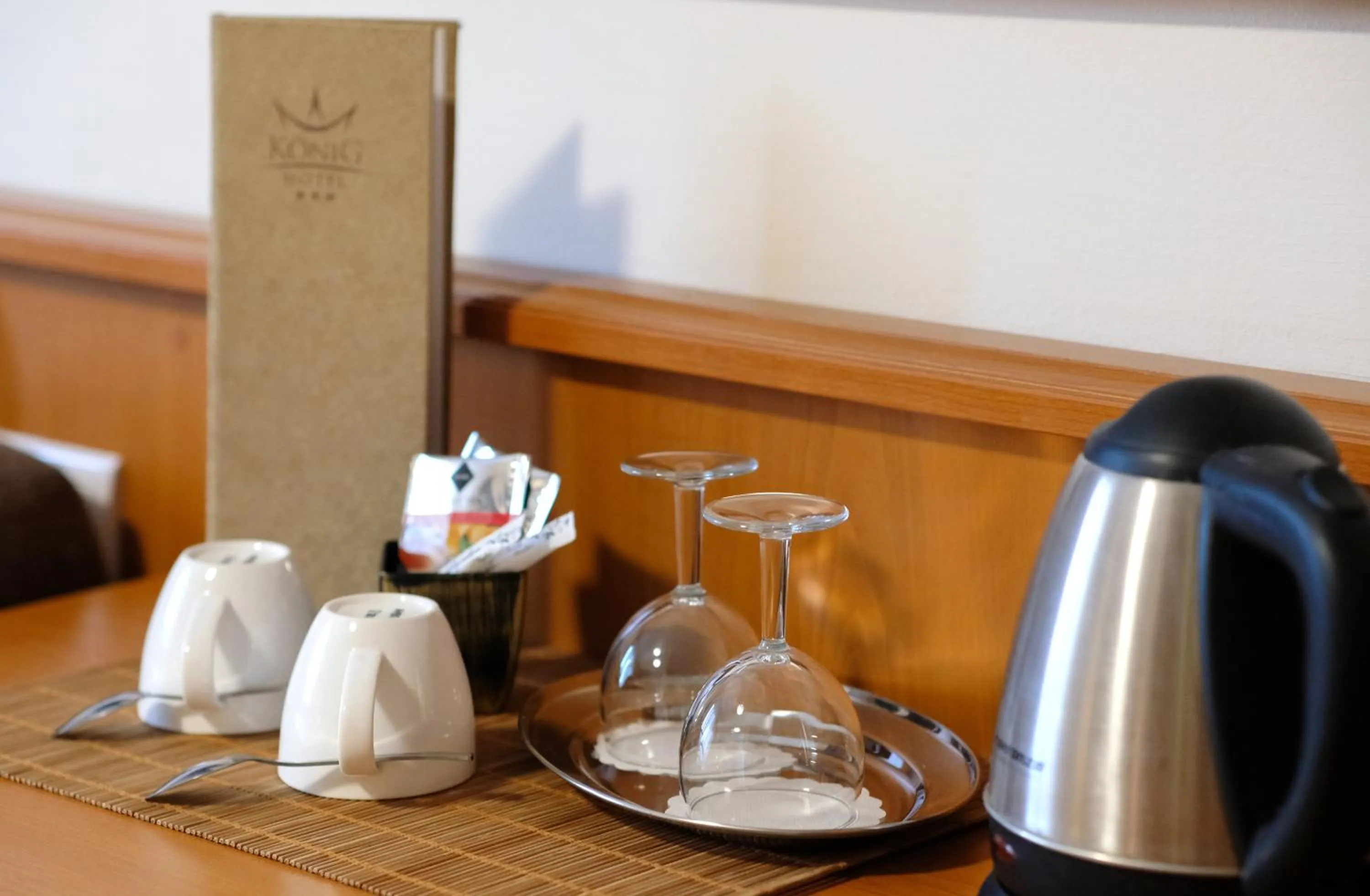 Coffee/tea facilities in König Hotel