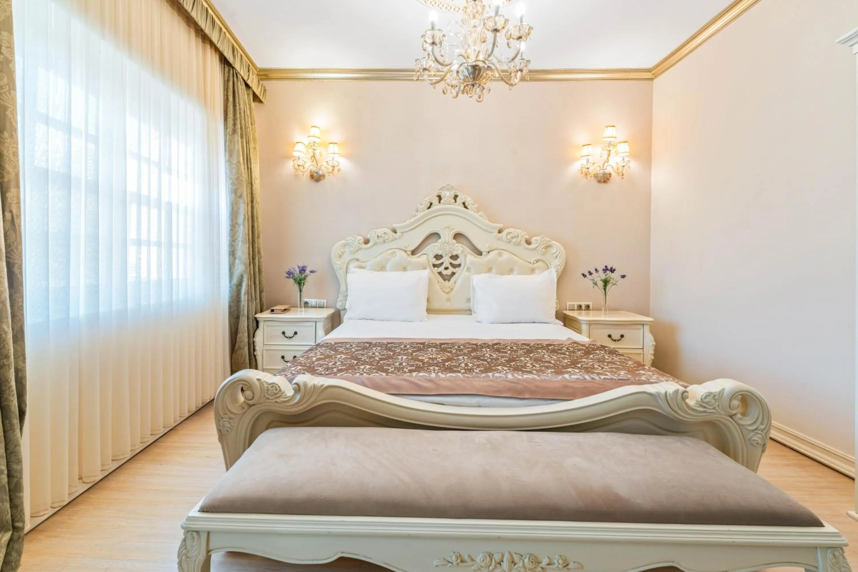 Bedroom, Bed in Elegance East Hotel