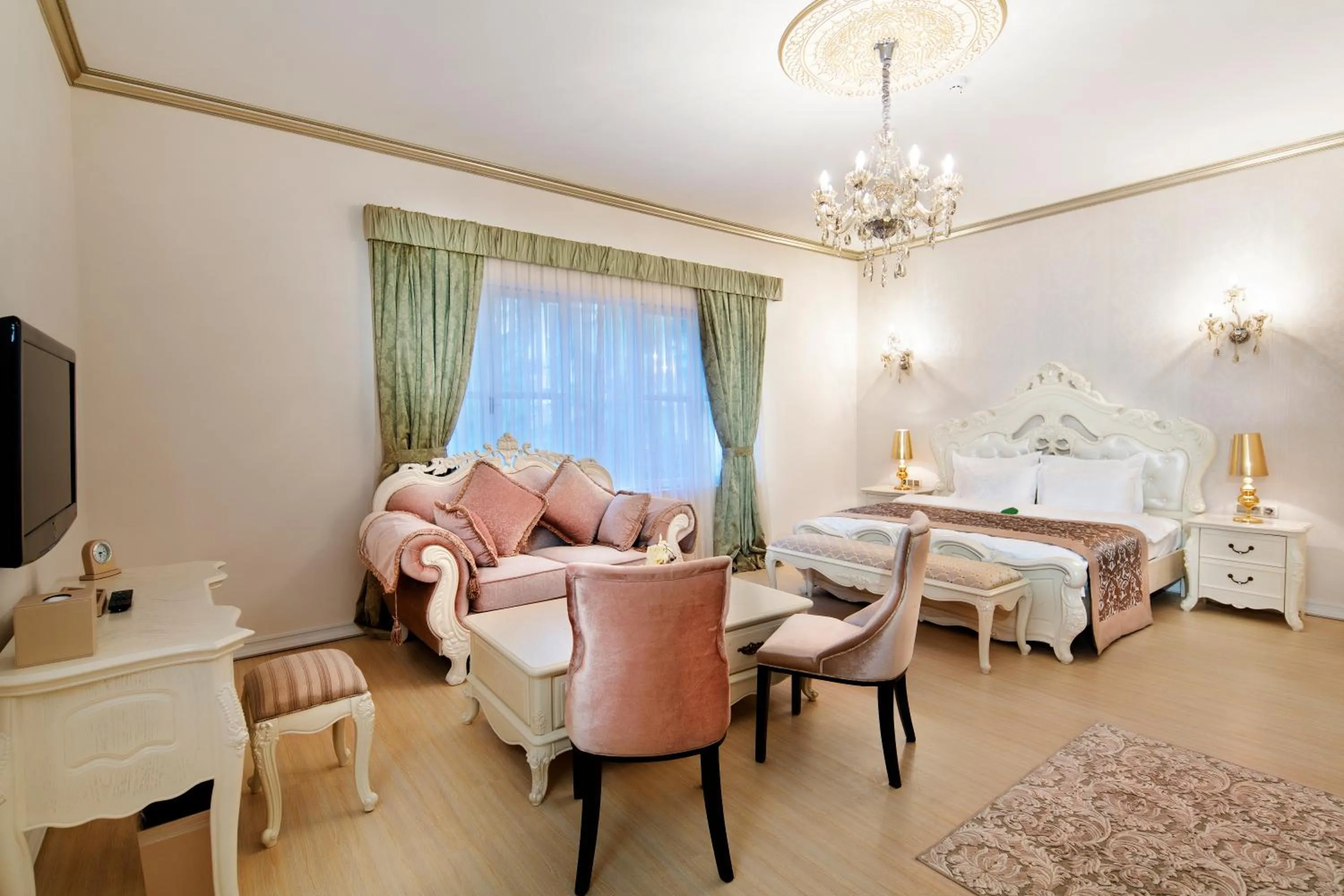 Photo of the whole room, Bed in Elegance East Hotel