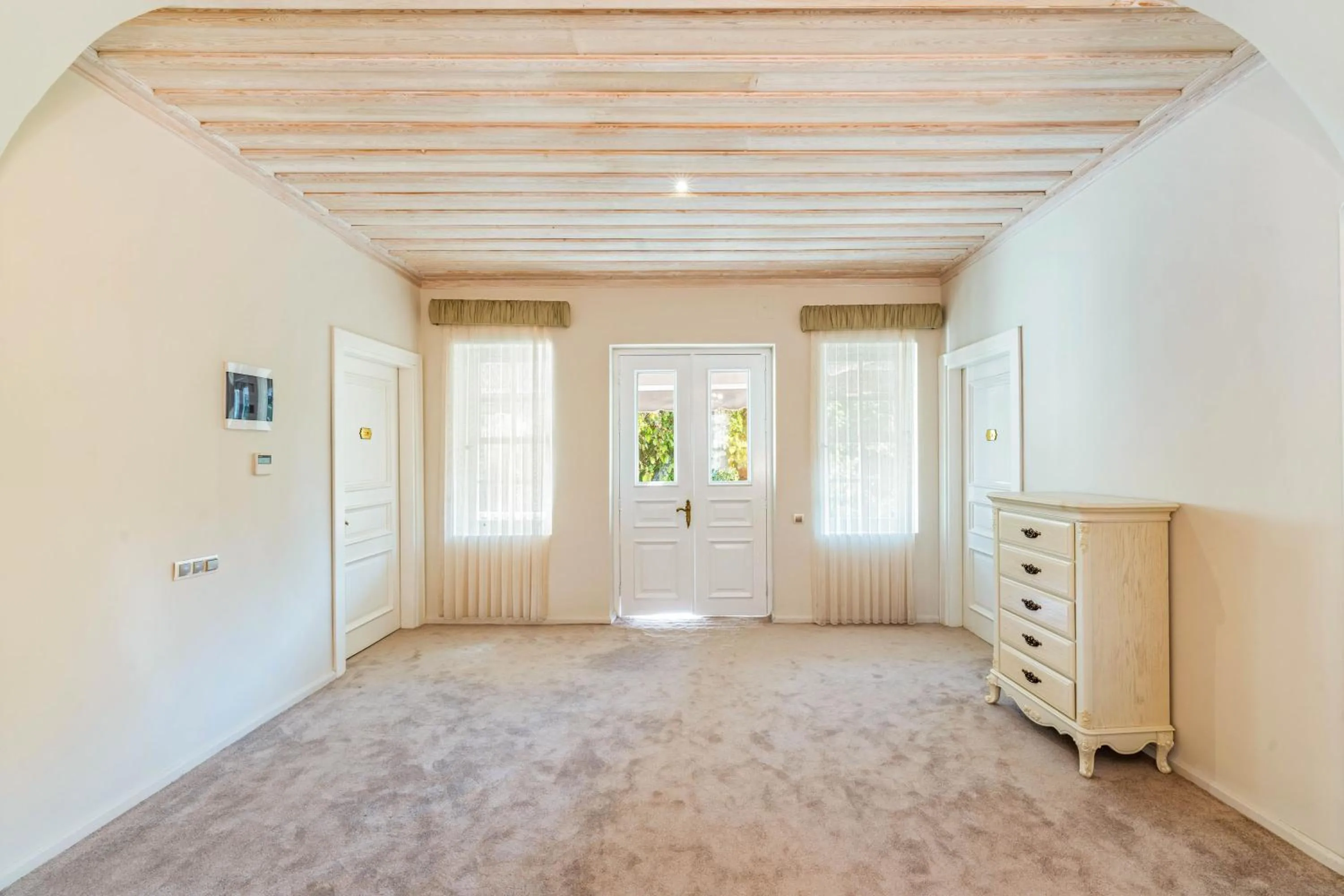 internet in Elegance East Hotel