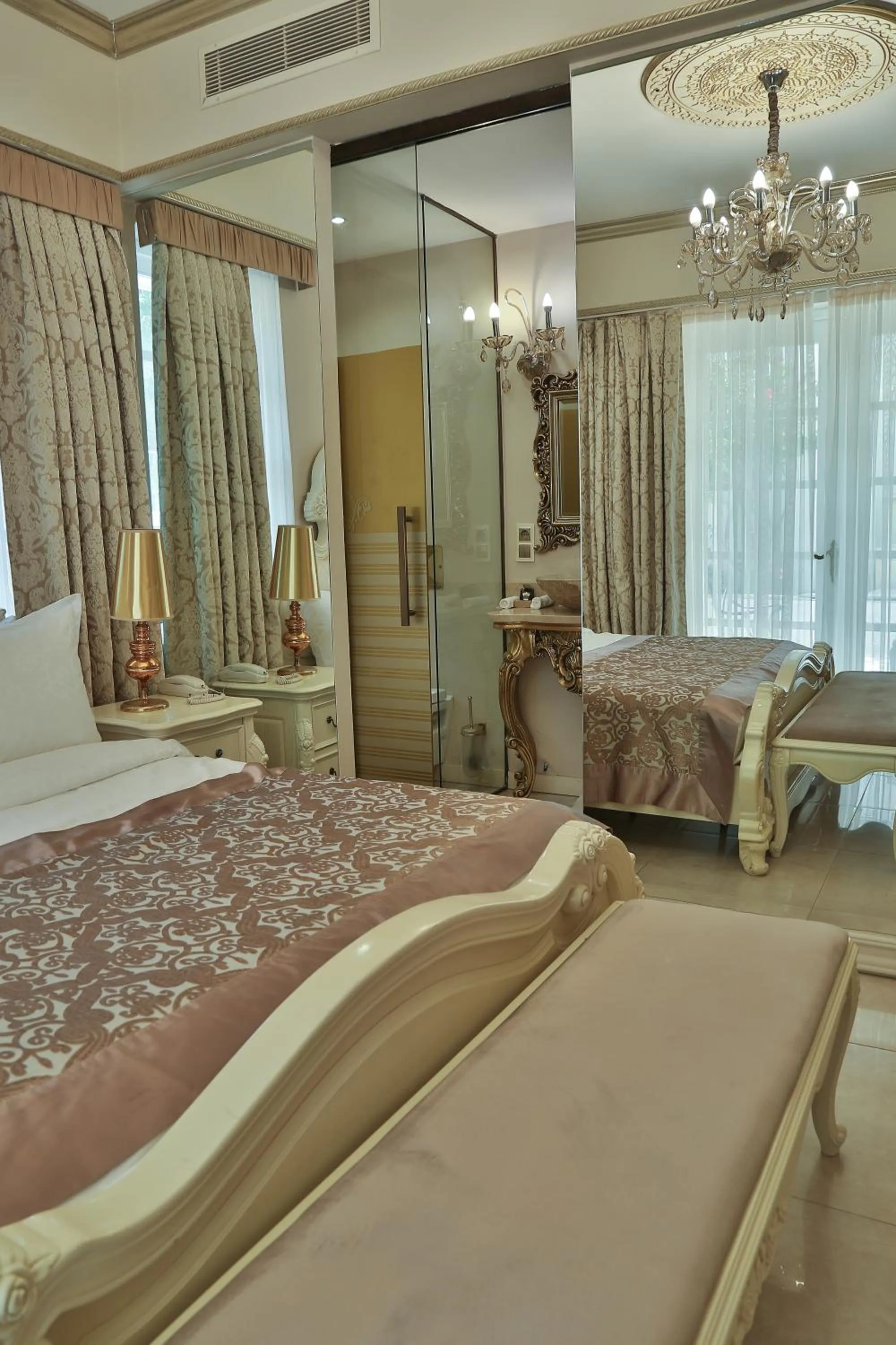 Photo of the whole room, Bed in Elegance East Hotel