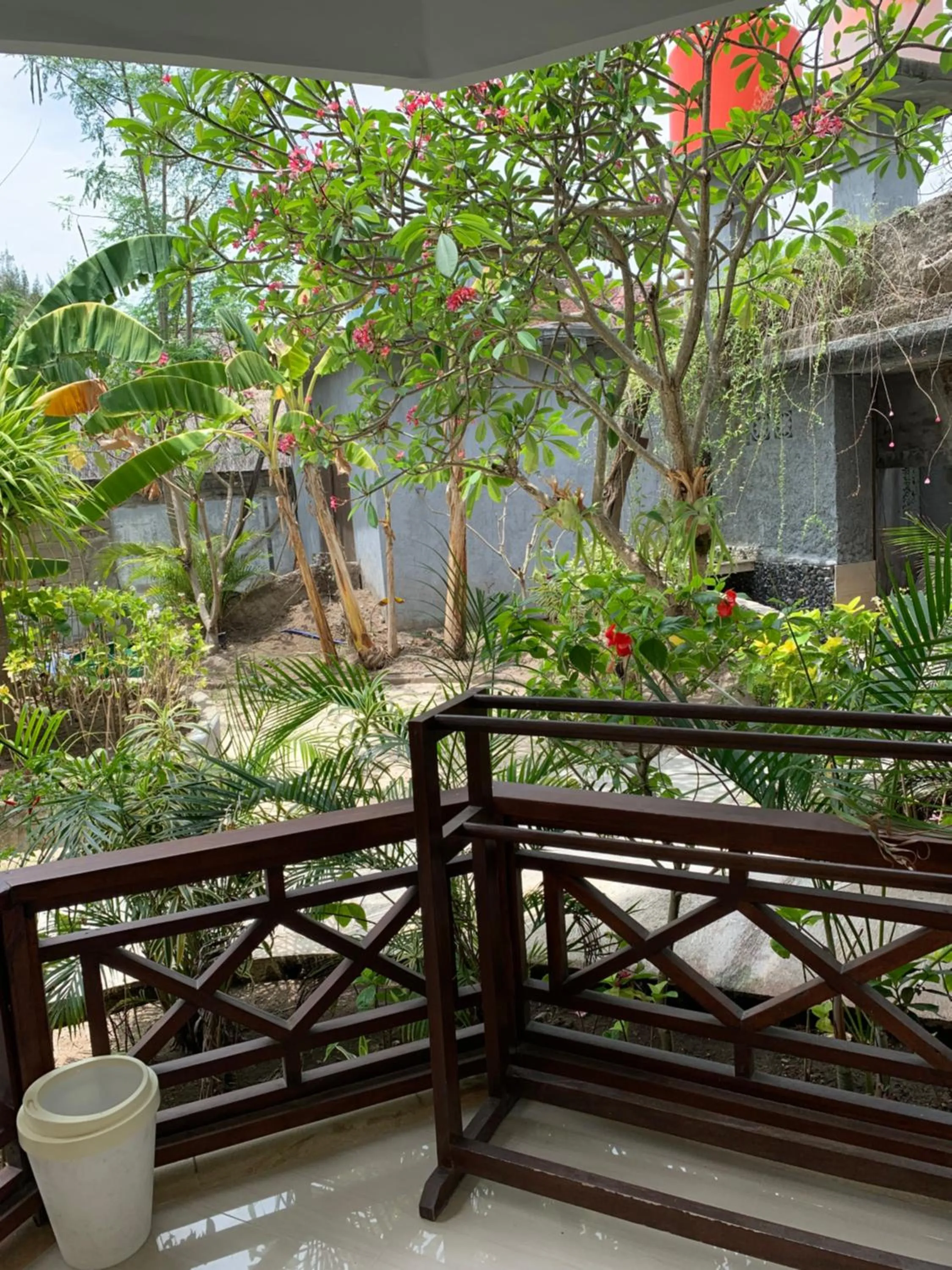 Garden view in Coral Beach 2 Bungalow