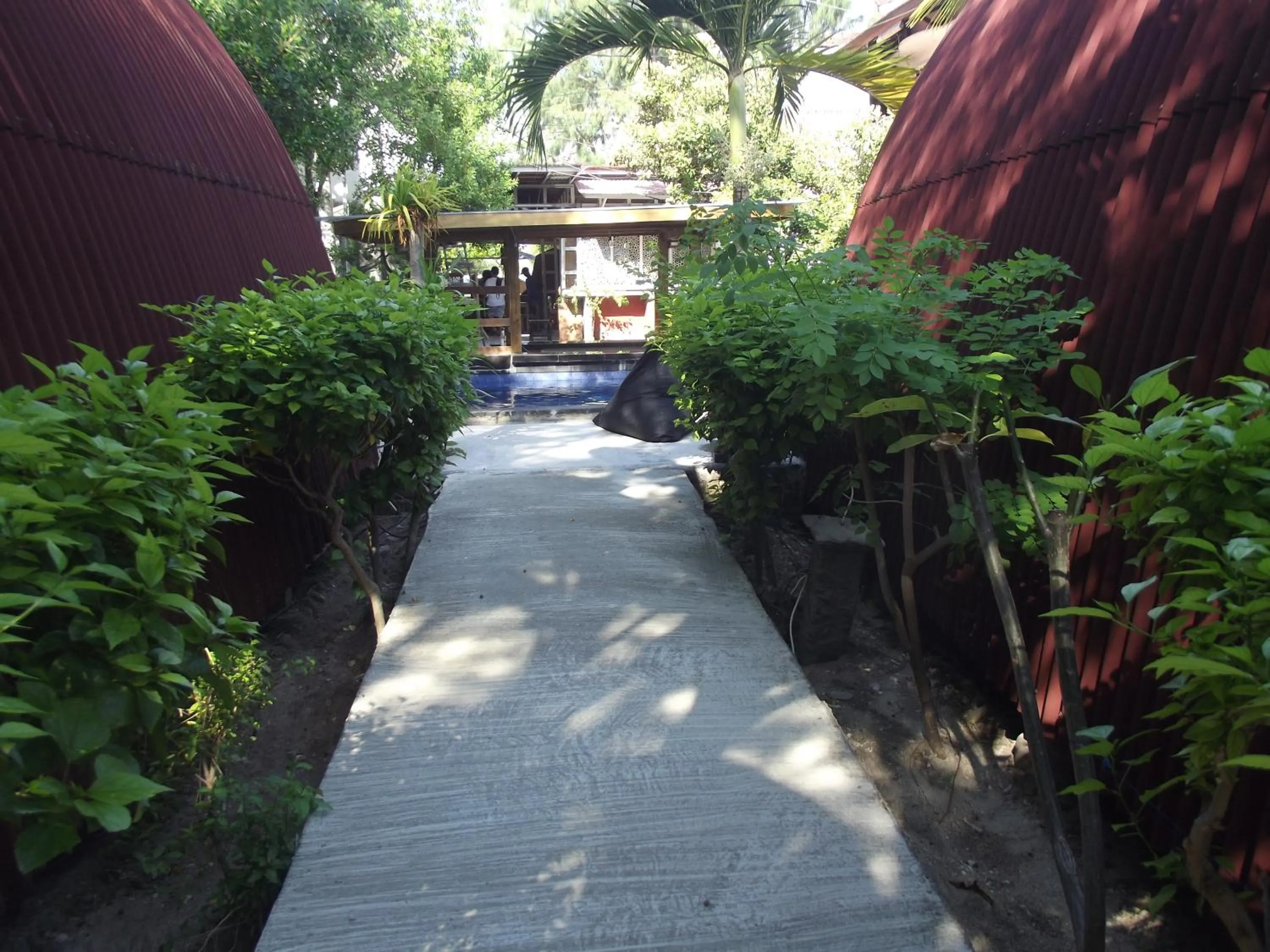 Garden in Coral Beach 2 Bungalow