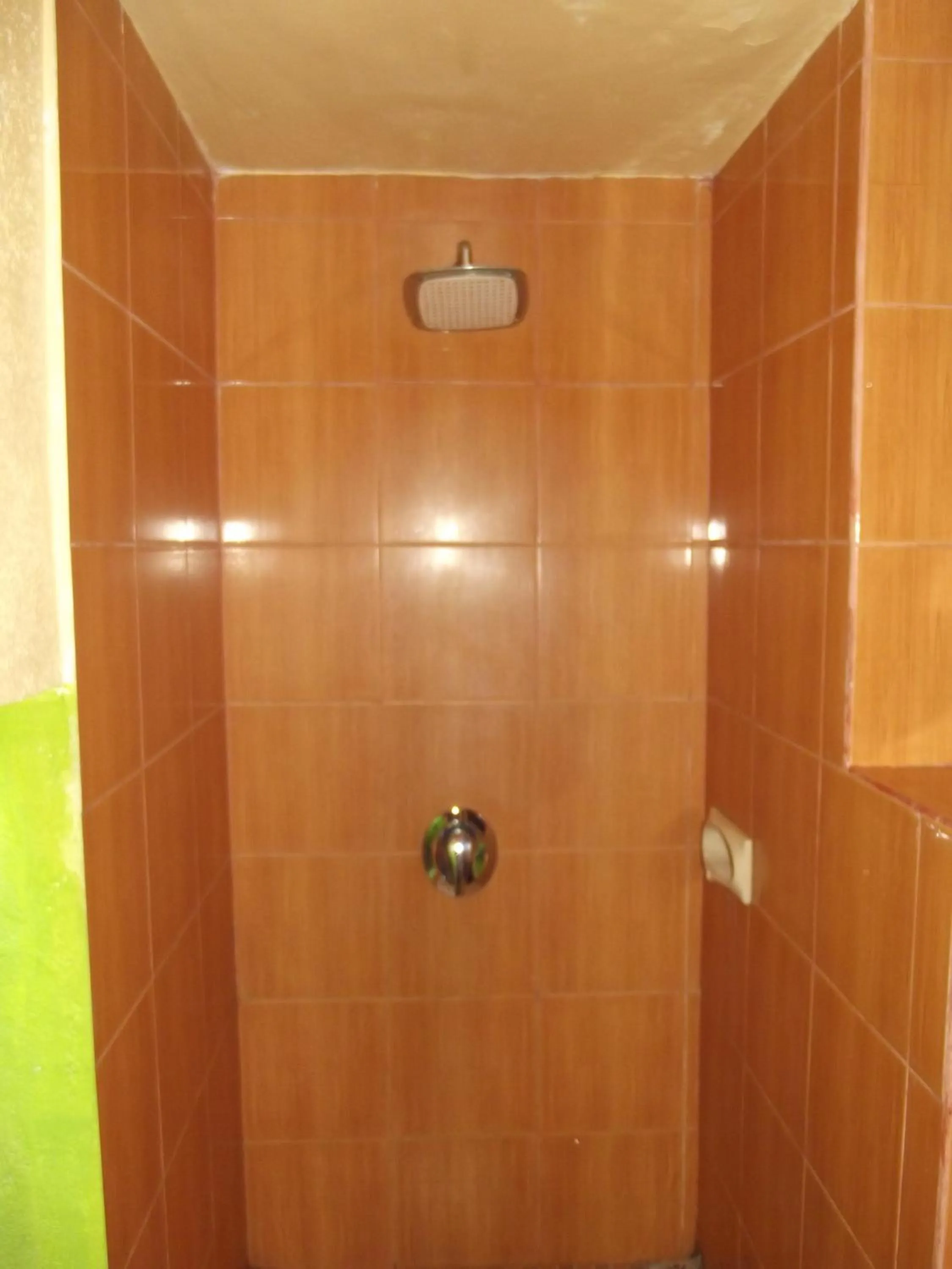 Shower in Coral Beach 2 Bungalow