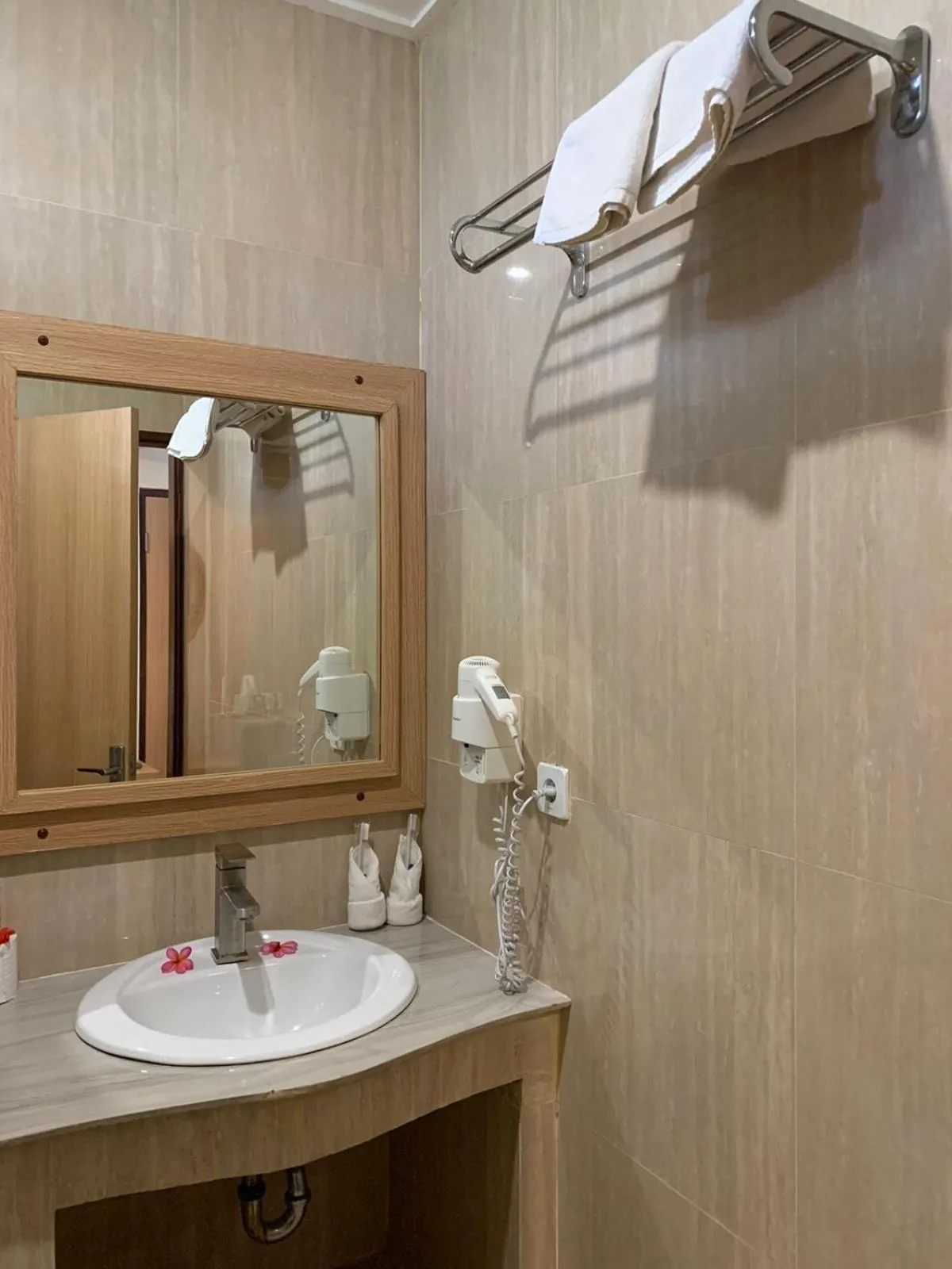 Bathroom in Coral Beach 2 Bungalow